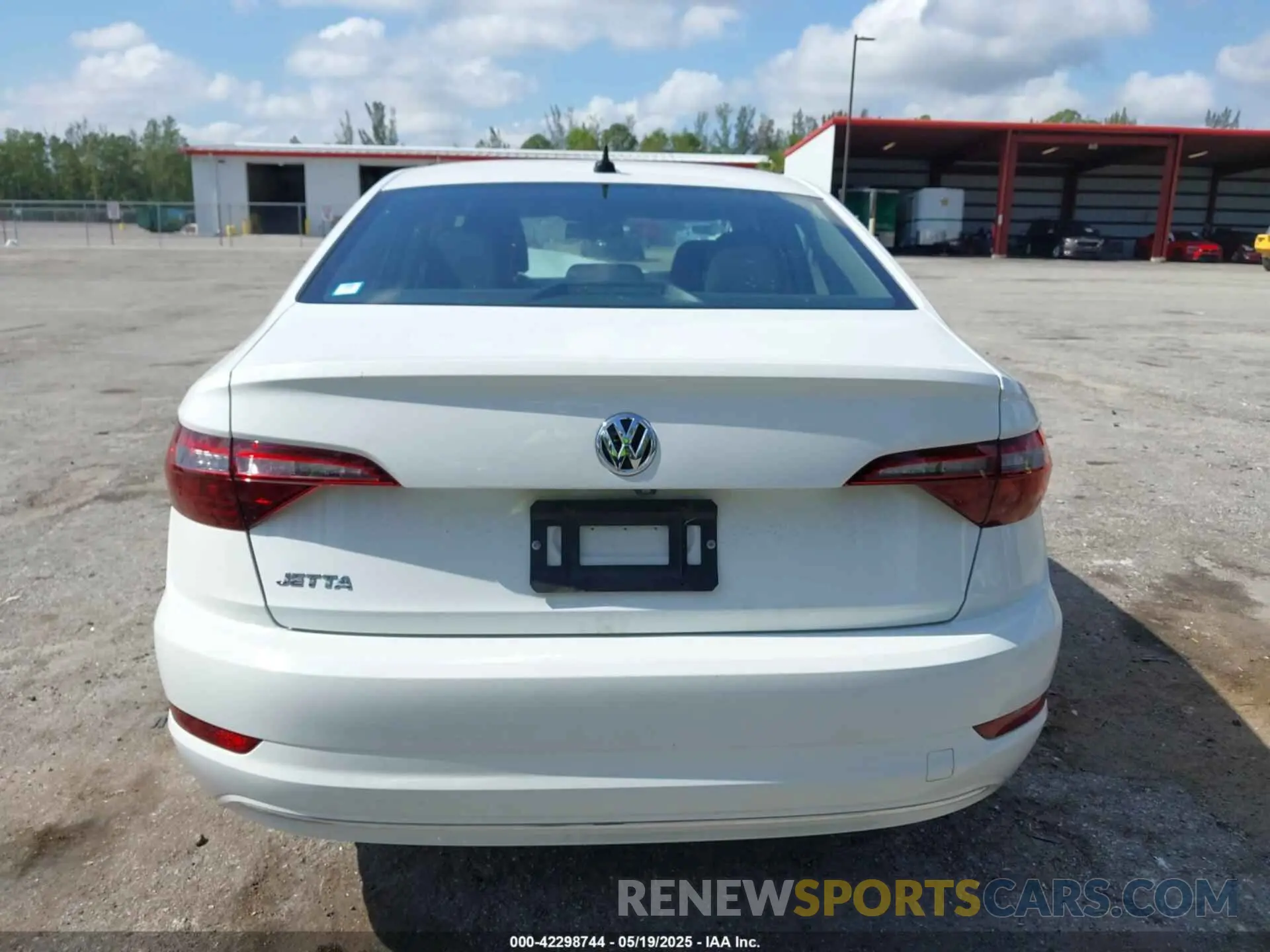 17 Photograph of a damaged car 3VWC57BU8LM079178 VOLKSWAGEN JETTA 2020