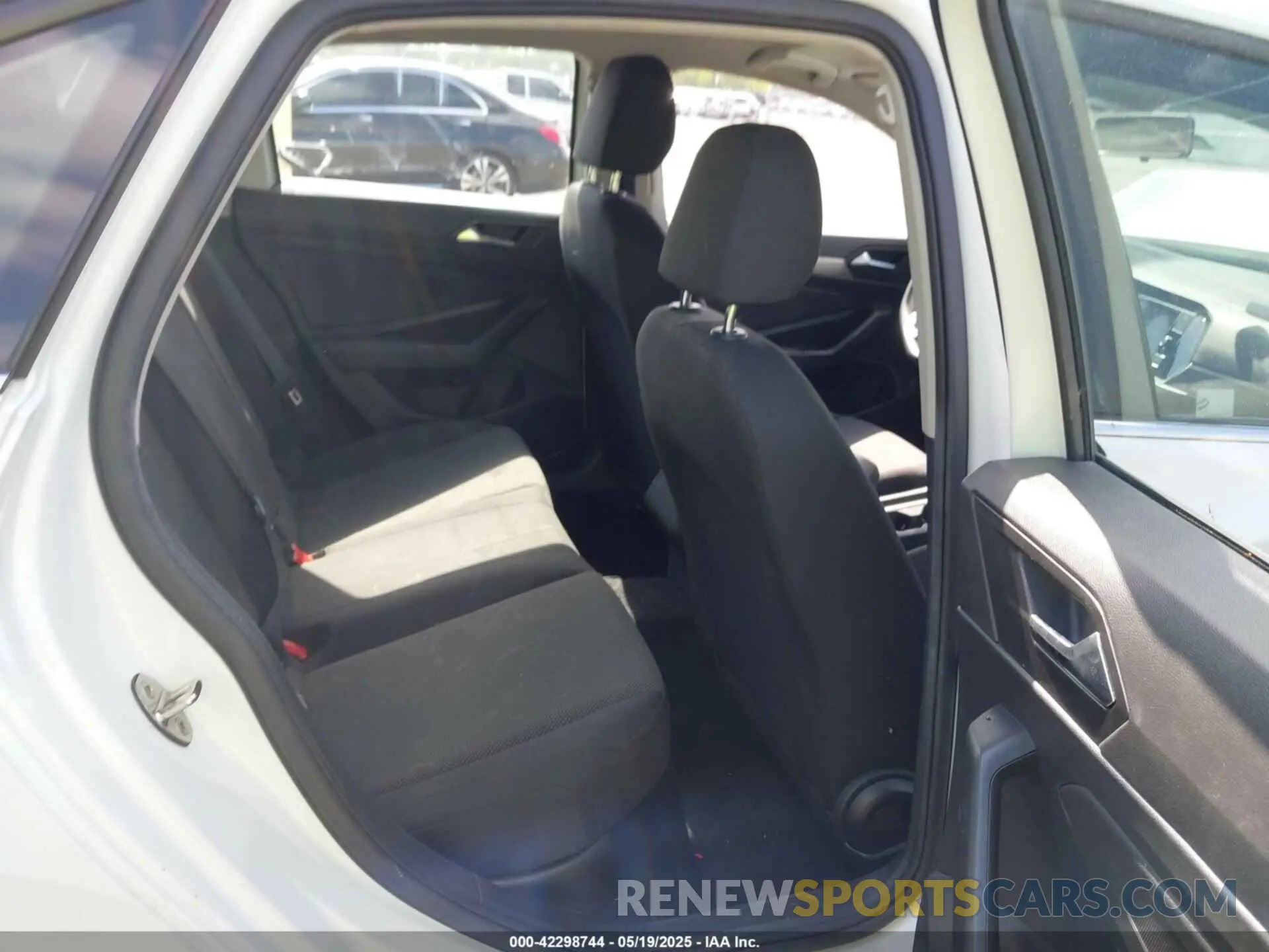 8 Photograph of a damaged car 3VWC57BU8LM079178 VOLKSWAGEN JETTA 2020