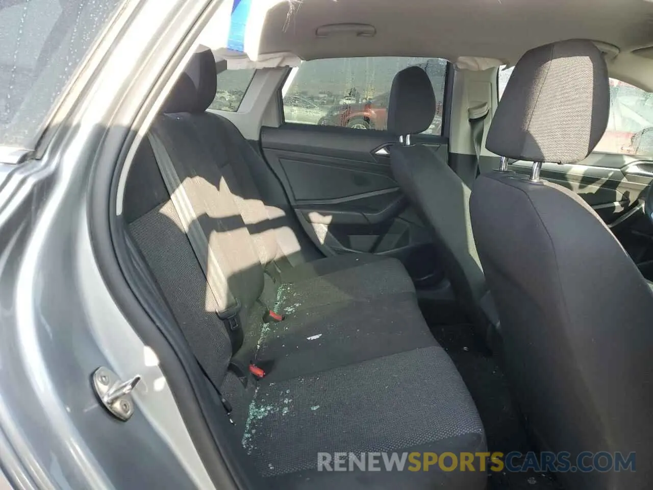 10 Photograph of a damaged car 3VWC57BU8LM084994 VOLKSWAGEN JETTA 2020
