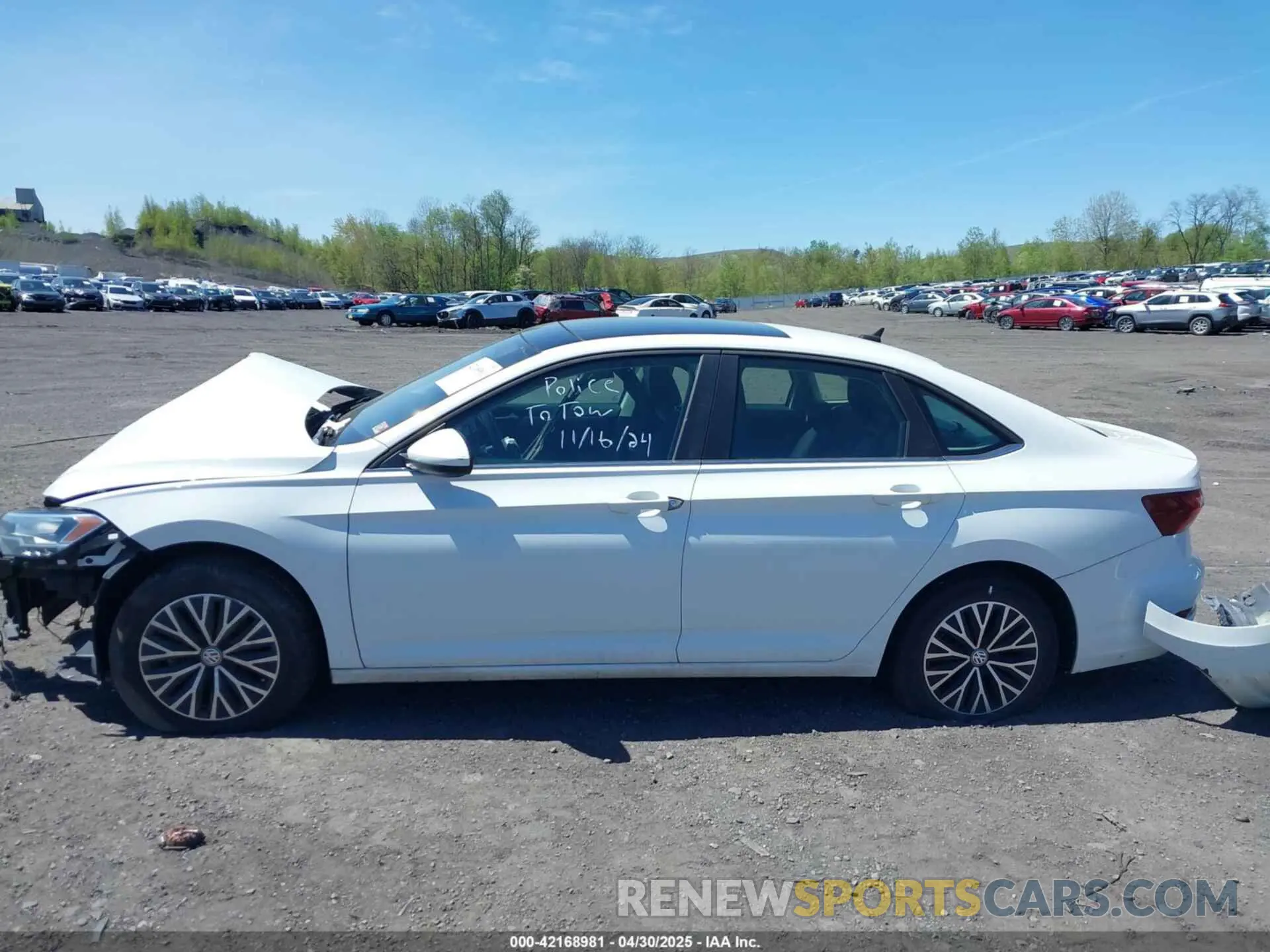 14 Photograph of a damaged car 3VWCB7BU0LM017637 VOLKSWAGEN JETTA 2020