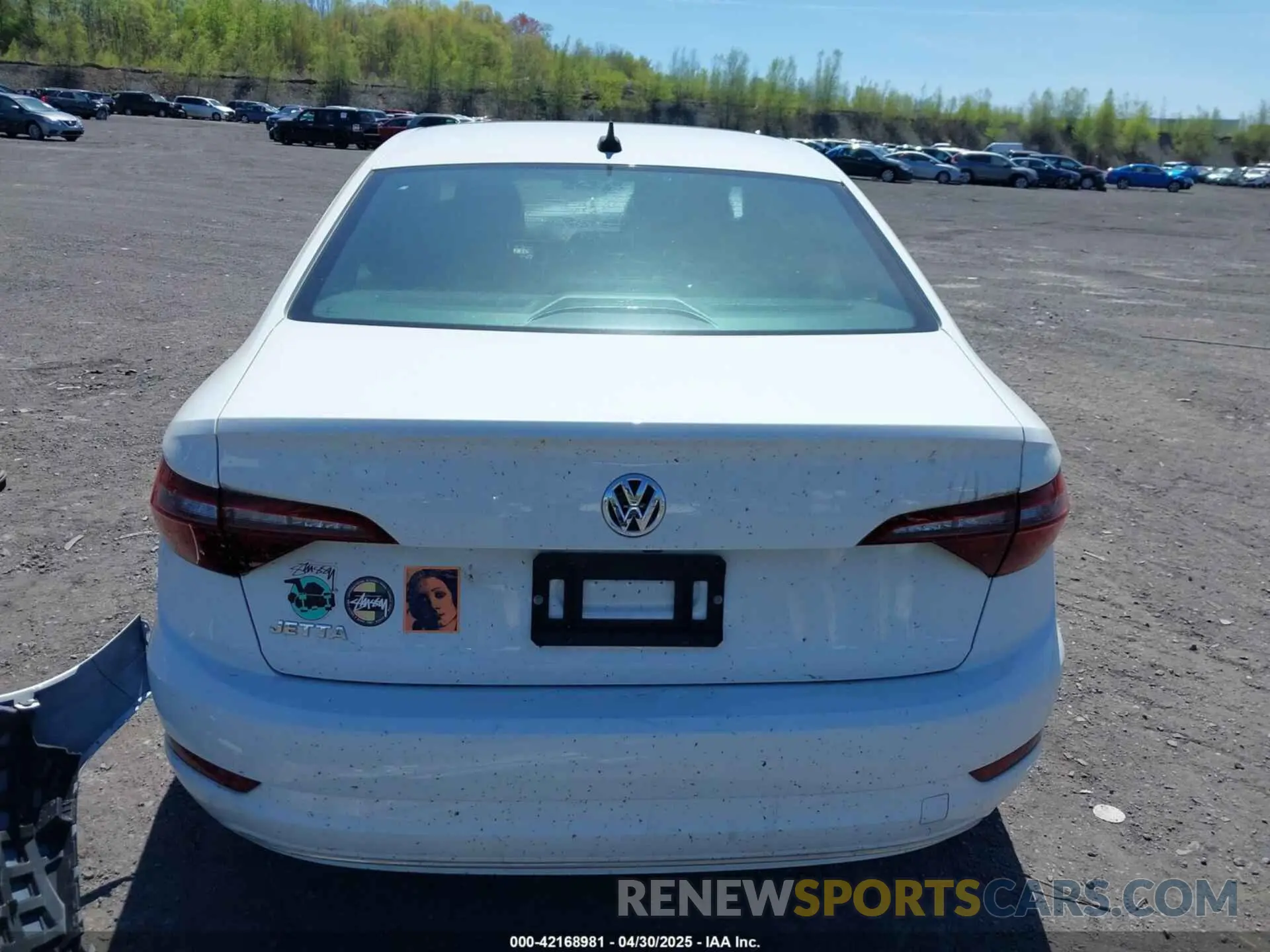16 Photograph of a damaged car 3VWCB7BU0LM017637 VOLKSWAGEN JETTA 2020