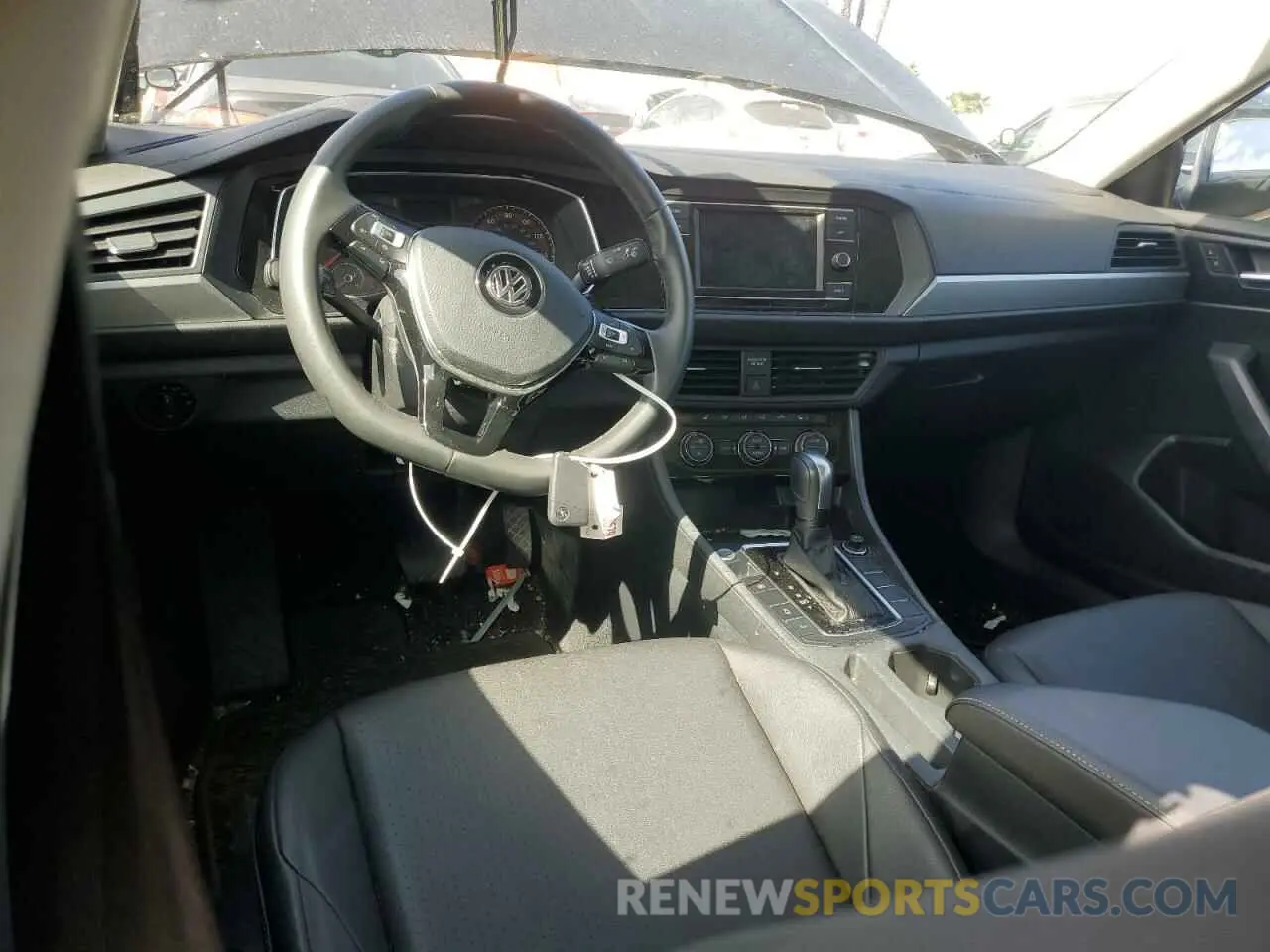 8 Photograph of a damaged car 3VWCB7BU0LM024295 VOLKSWAGEN JETTA 2020