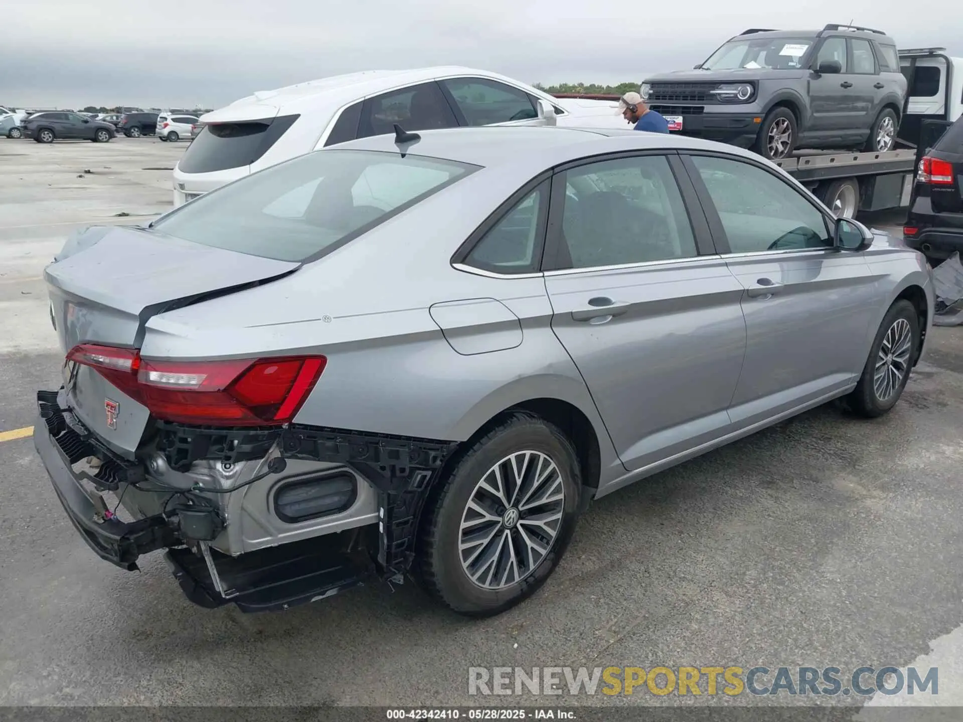 4 Photograph of a damaged car 3VWCB7BU0LM033580 VOLKSWAGEN JETTA 2020