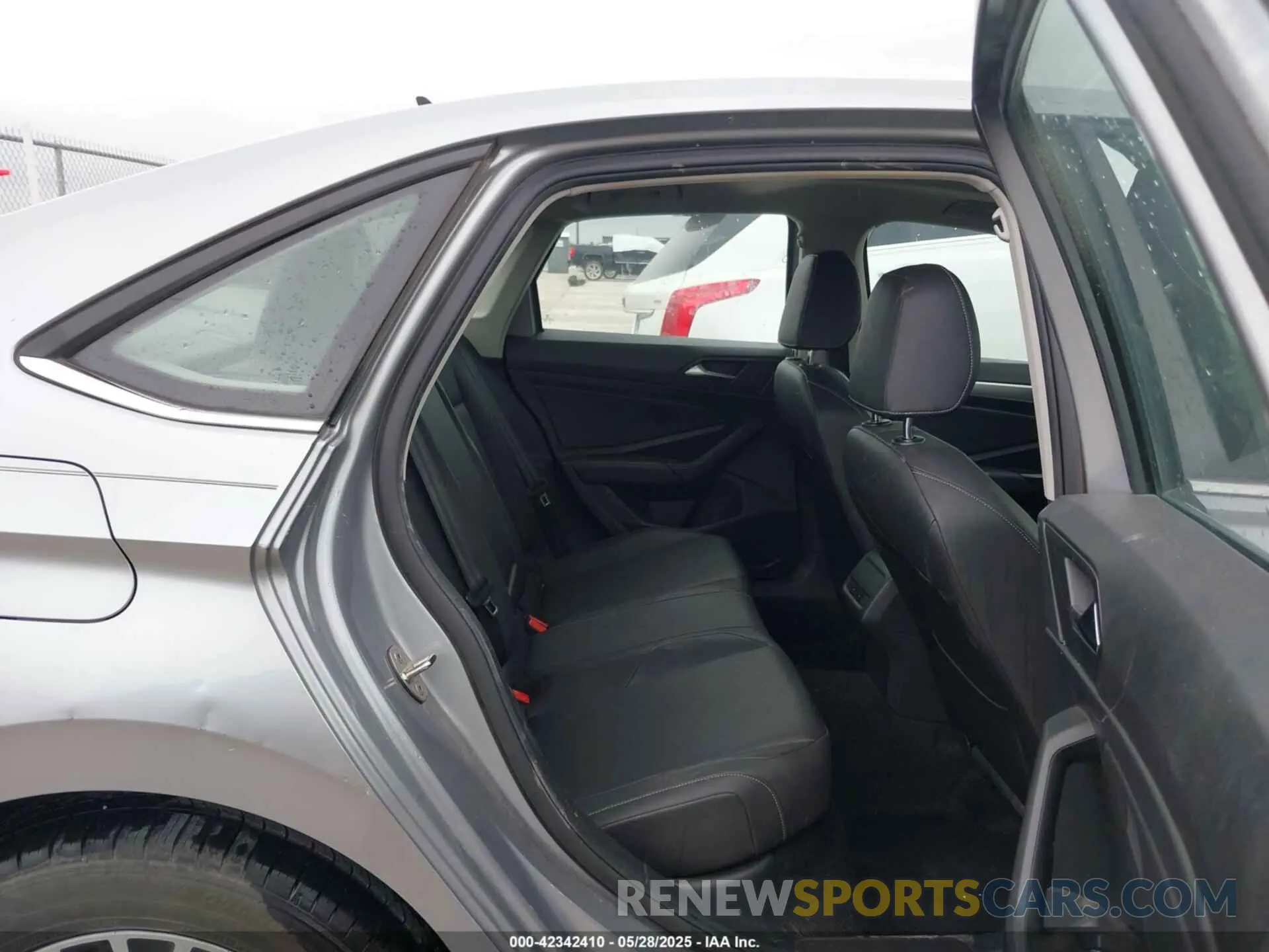 8 Photograph of a damaged car 3VWCB7BU0LM033580 VOLKSWAGEN JETTA 2020