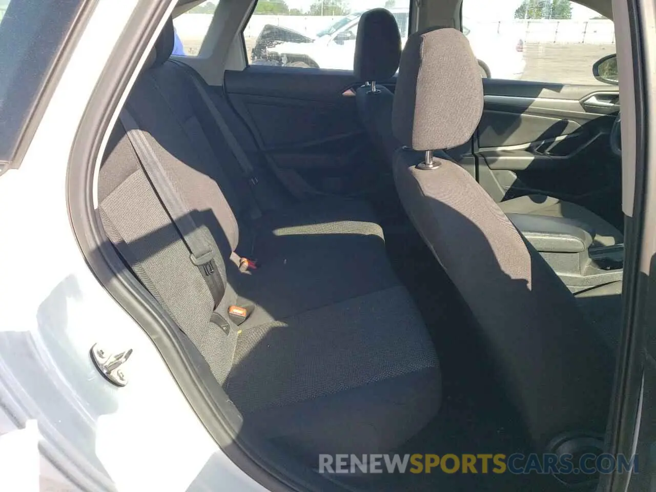 10 Photograph of a damaged car 3VWCB7BU0LM043199 VOLKSWAGEN JETTA 2020