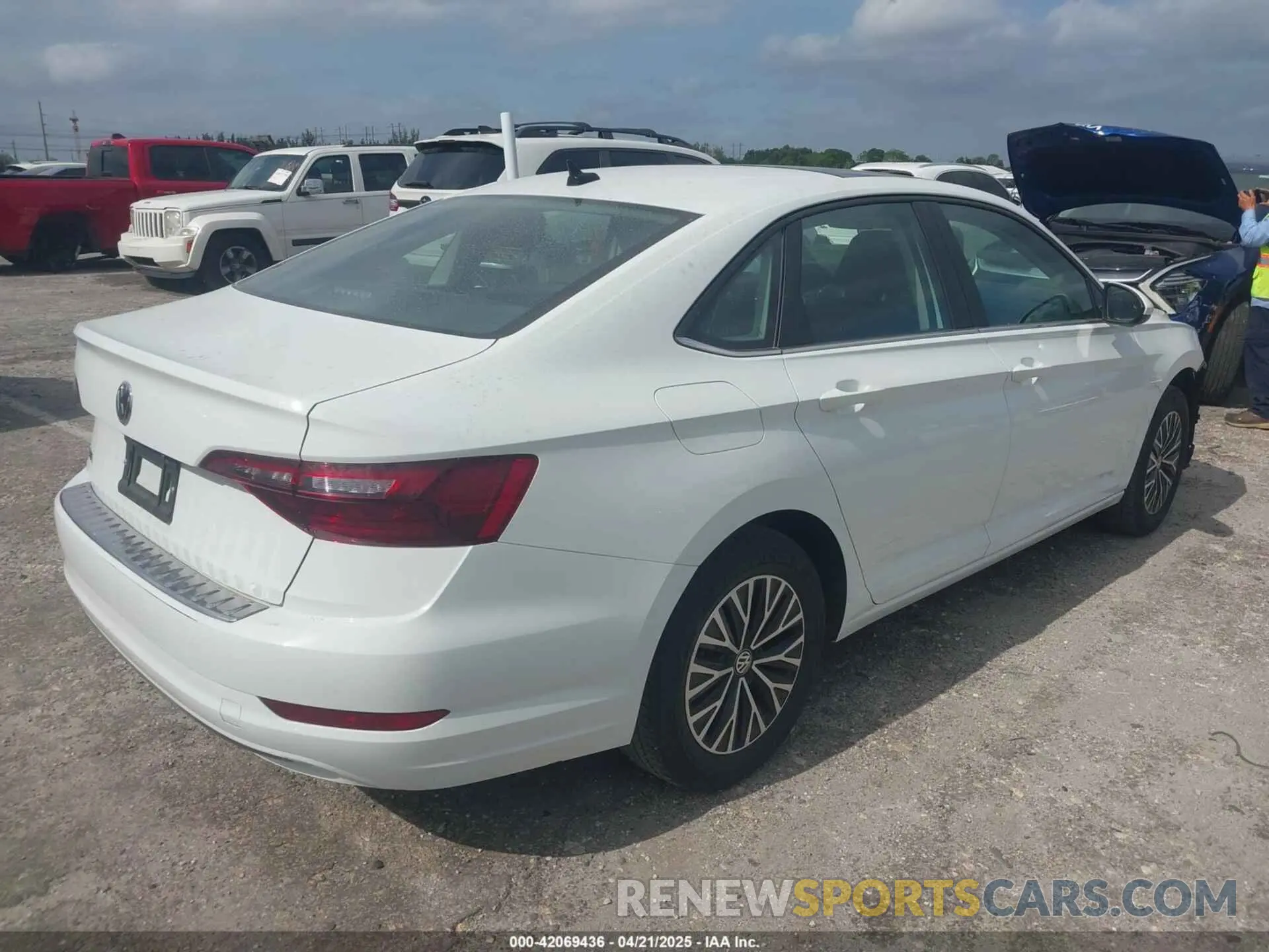 4 Photograph of a damaged car 3VWCB7BU0LM048998 VOLKSWAGEN JETTA 2020