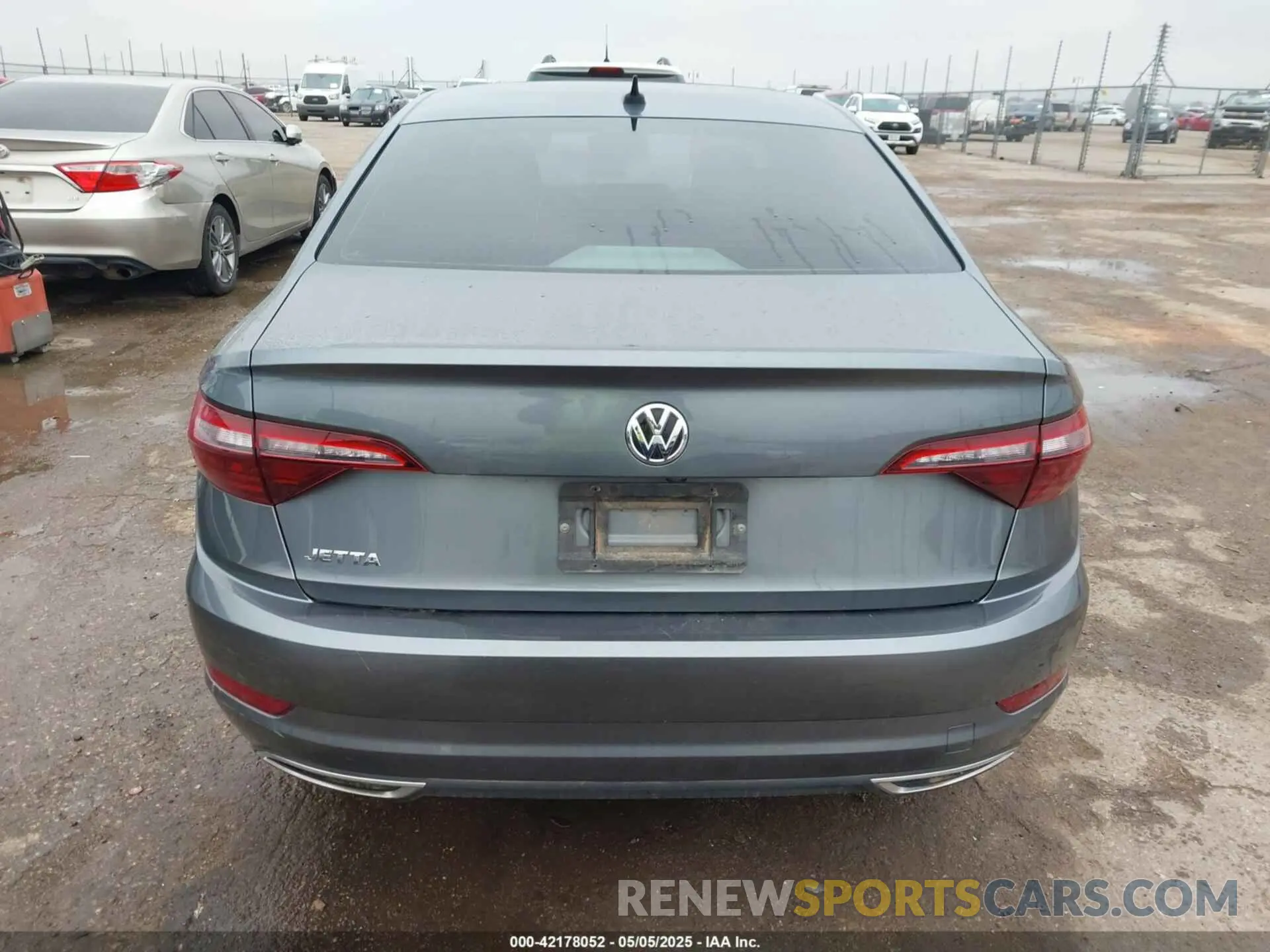17 Photograph of a damaged car 3VWCB7BU0LM051450 VOLKSWAGEN JETTA 2020