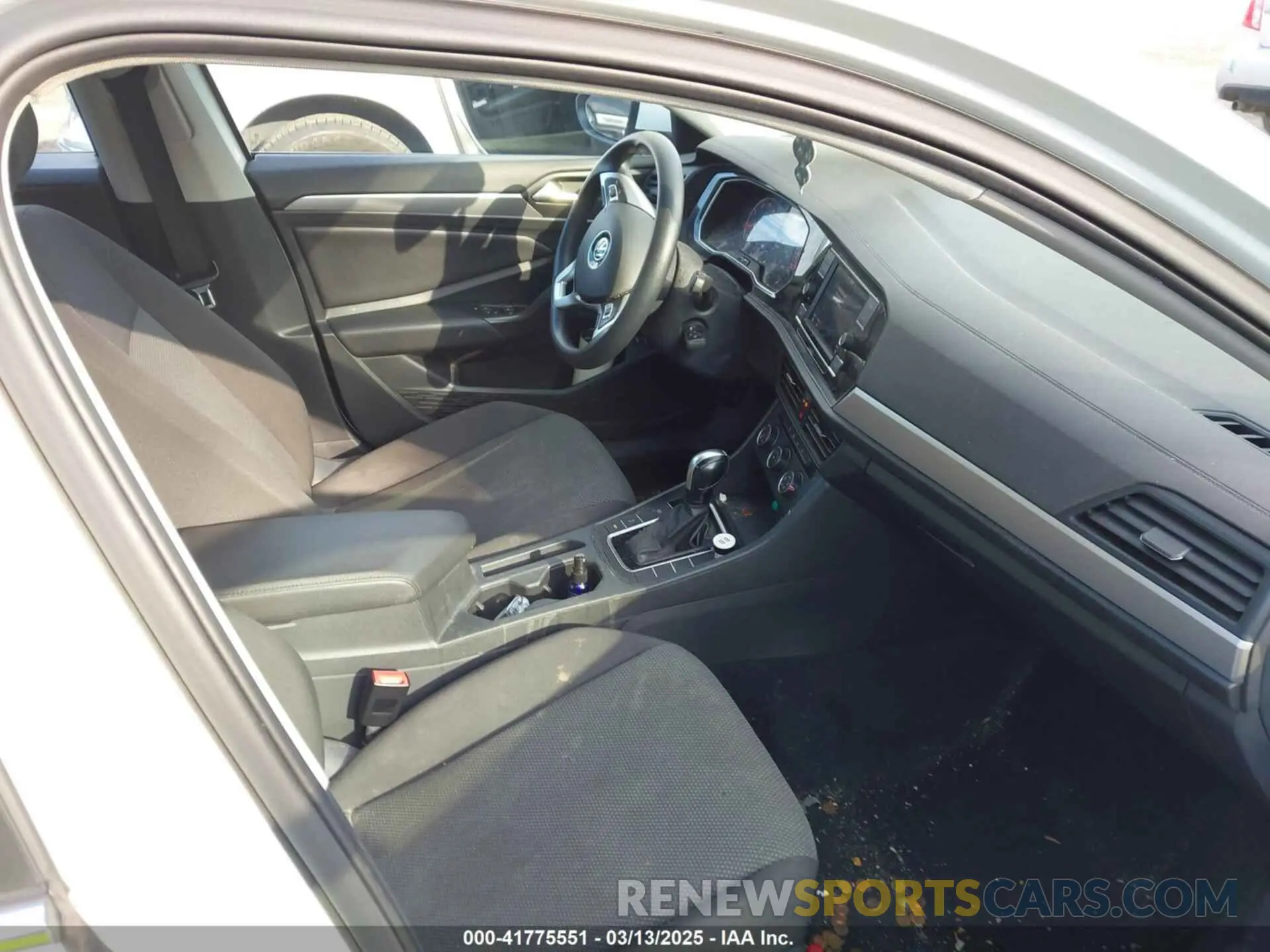 5 Photograph of a damaged car 3VWCB7BU1LM074767 VOLKSWAGEN JETTA 2020