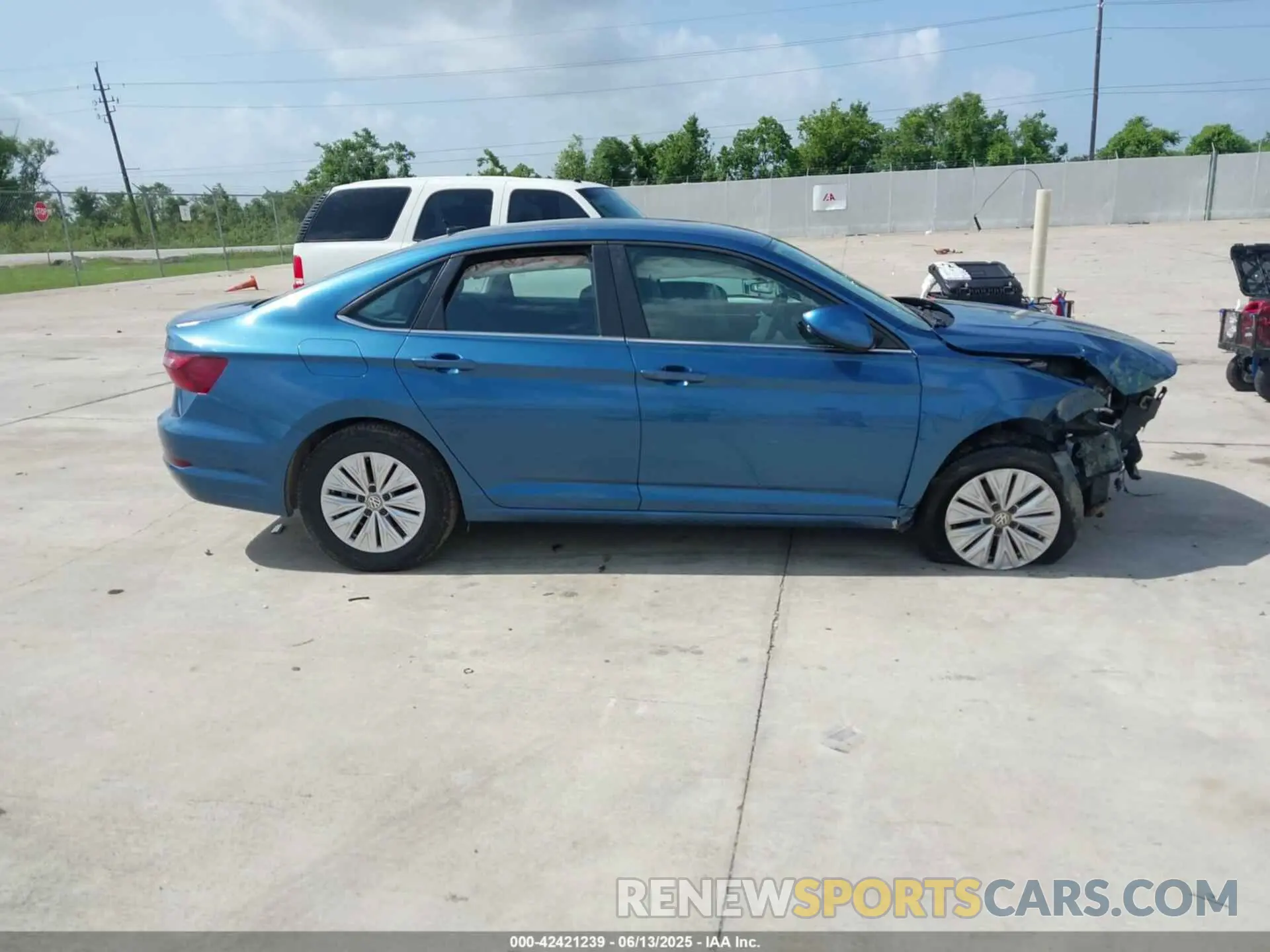 12 Photograph of a damaged car 3VWCB7BU1LM076924 VOLKSWAGEN JETTA 2020
