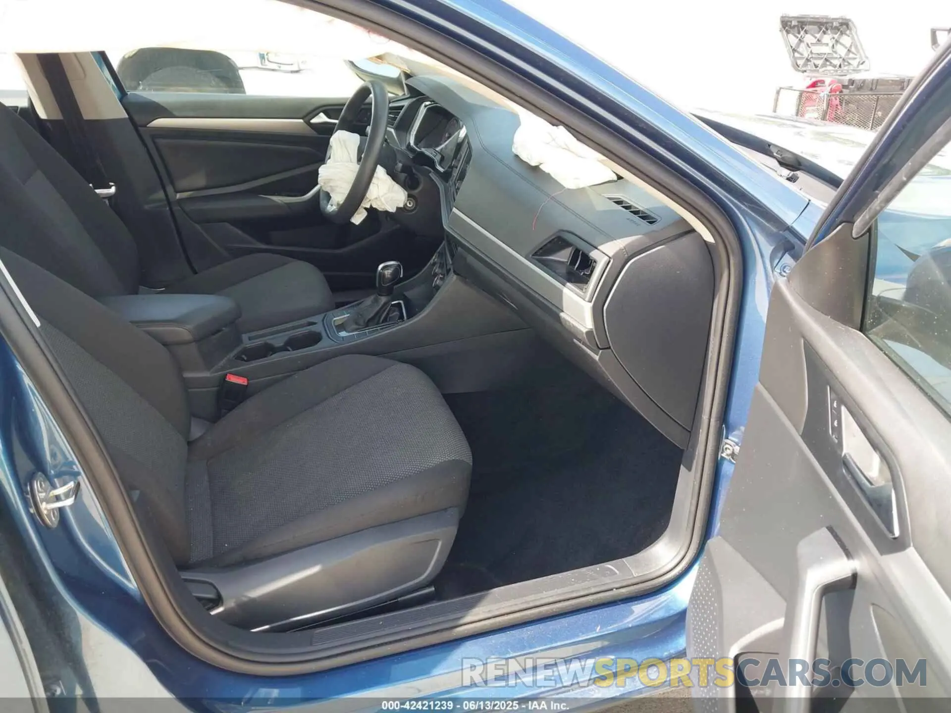 5 Photograph of a damaged car 3VWCB7BU1LM076924 VOLKSWAGEN JETTA 2020