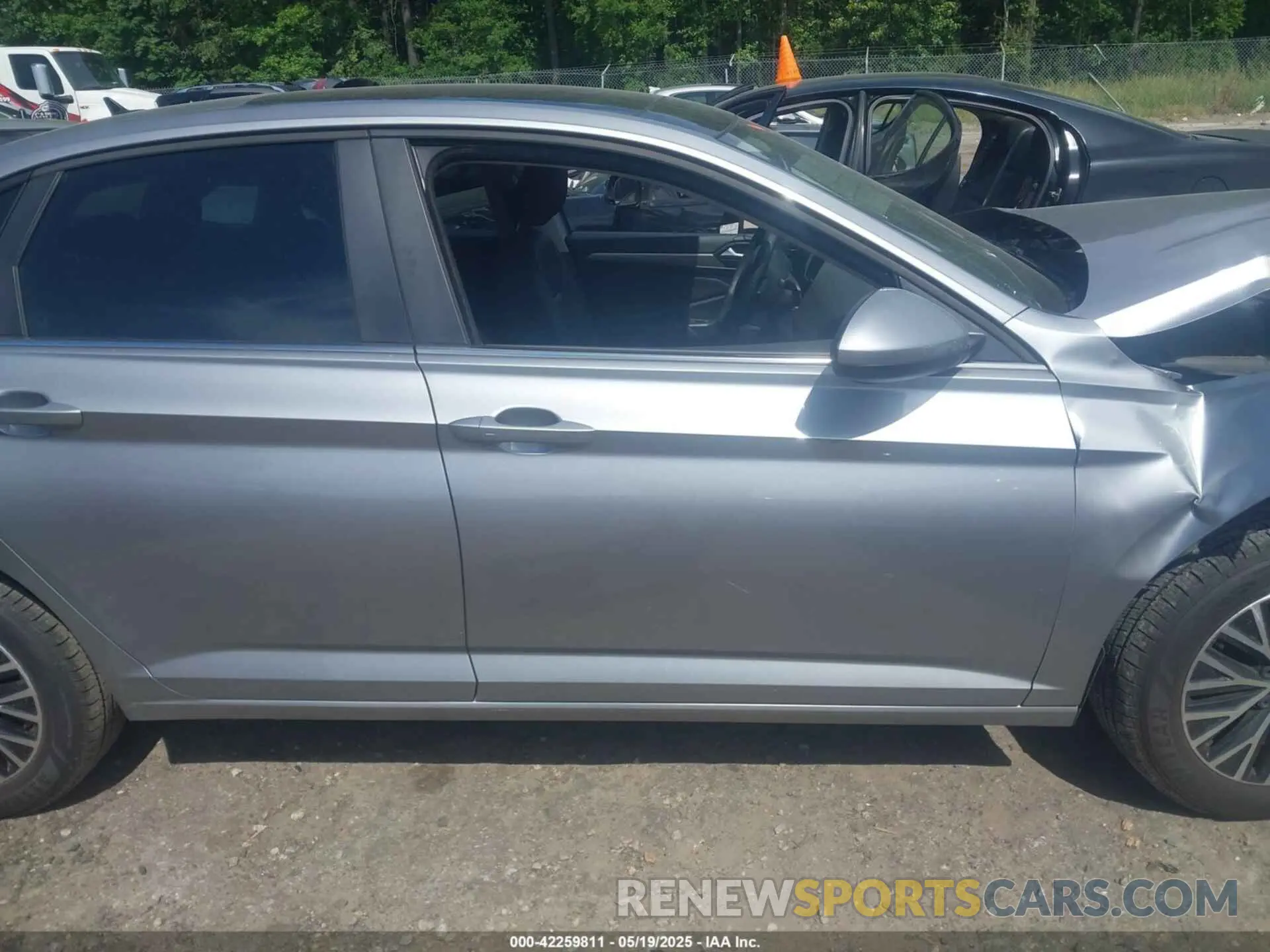 13 Photograph of a damaged car 3VWCB7BU3LM003750 VOLKSWAGEN JETTA 2020