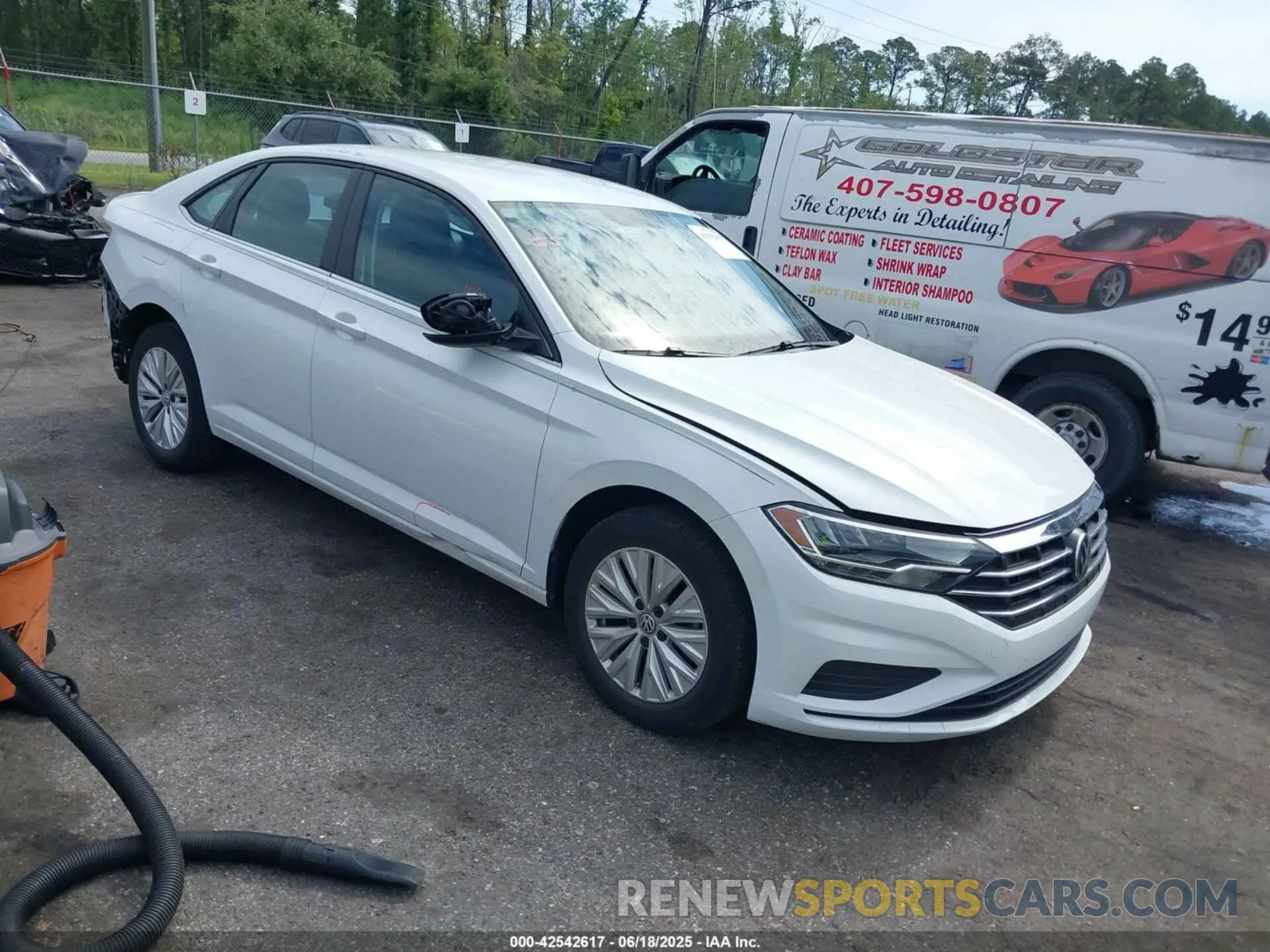 1 Photograph of a damaged car 3VWCB7BU3LM024923 VOLKSWAGEN JETTA 2020