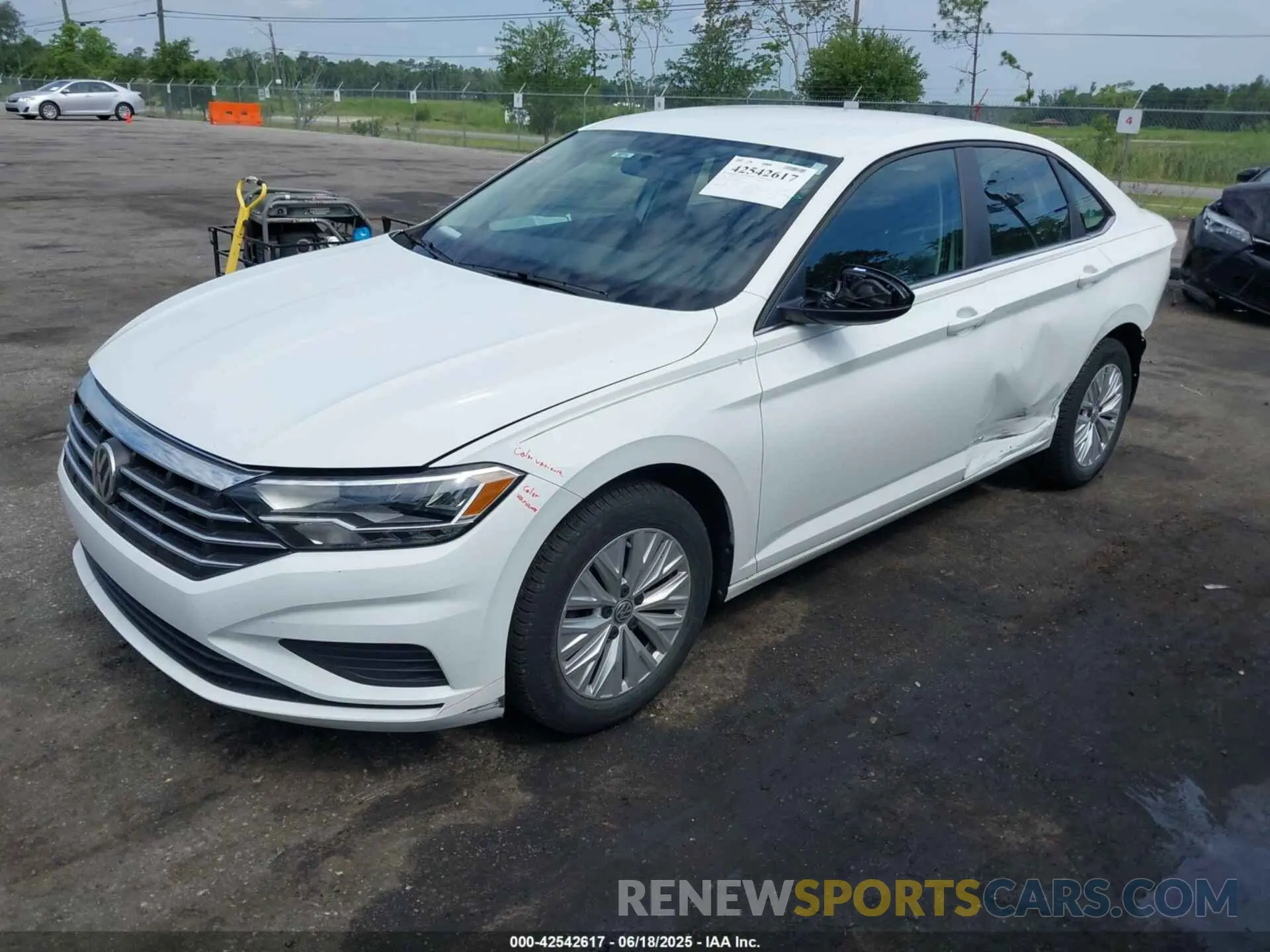 2 Photograph of a damaged car 3VWCB7BU3LM024923 VOLKSWAGEN JETTA 2020