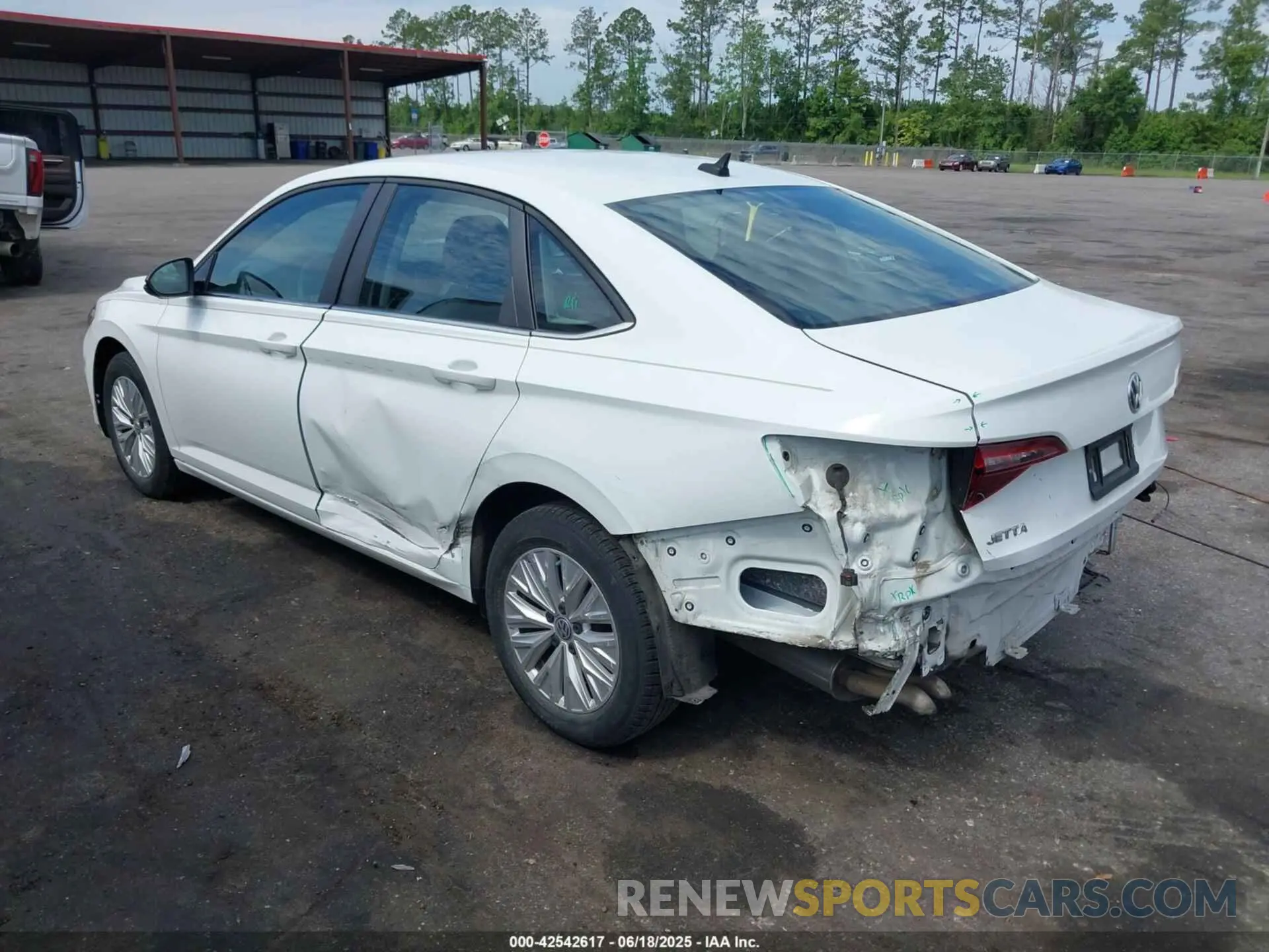 3 Photograph of a damaged car 3VWCB7BU3LM024923 VOLKSWAGEN JETTA 2020