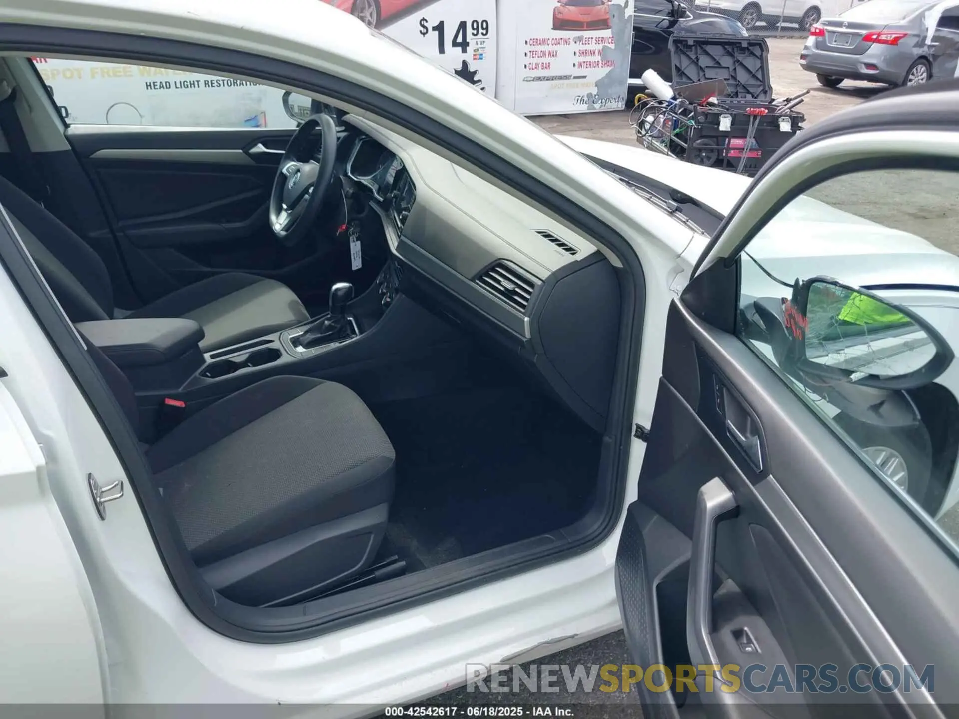 5 Photograph of a damaged car 3VWCB7BU3LM024923 VOLKSWAGEN JETTA 2020