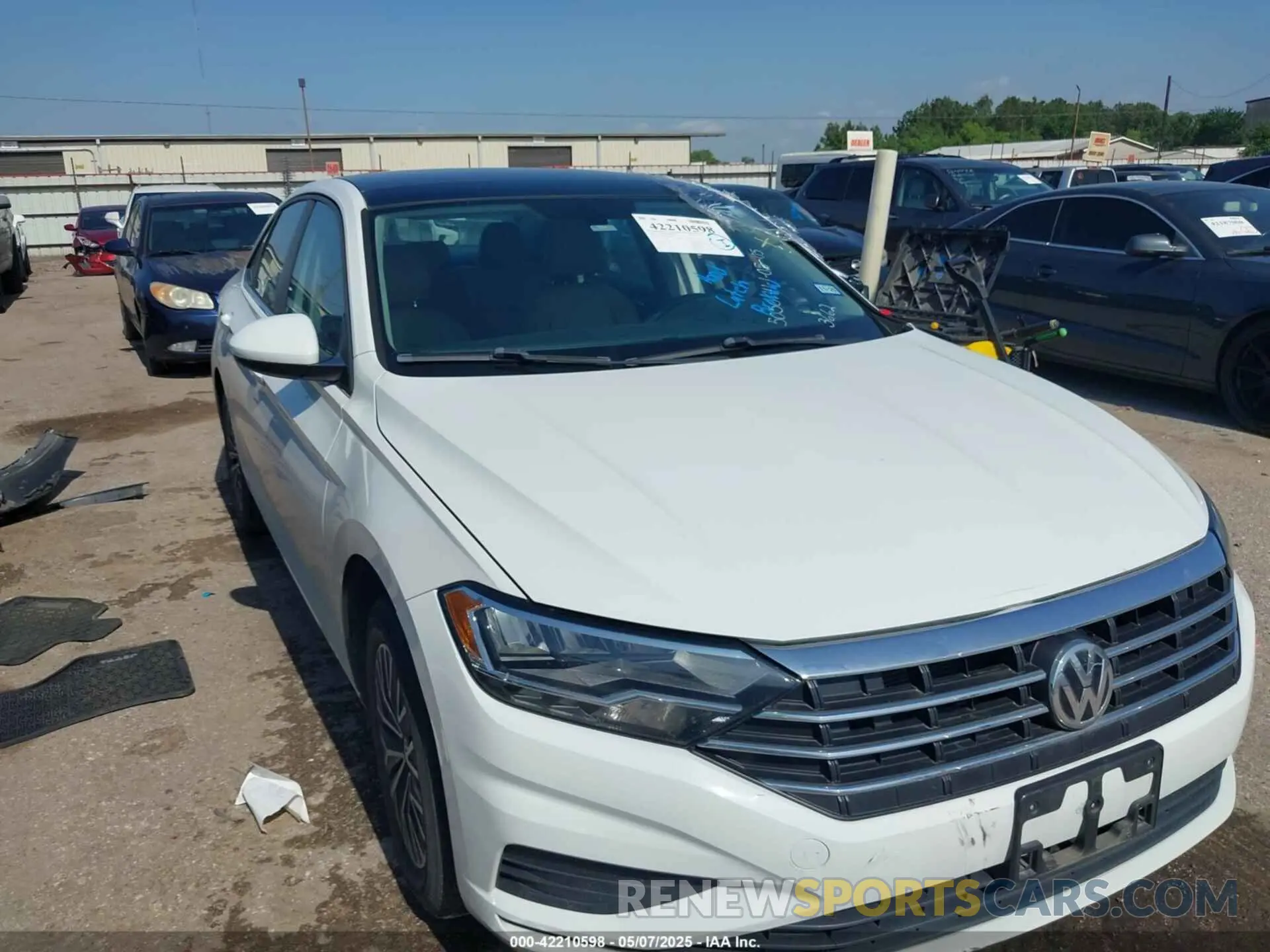 1 Photograph of a damaged car 3VWCB7BU3LM053662 VOLKSWAGEN JETTA 2020