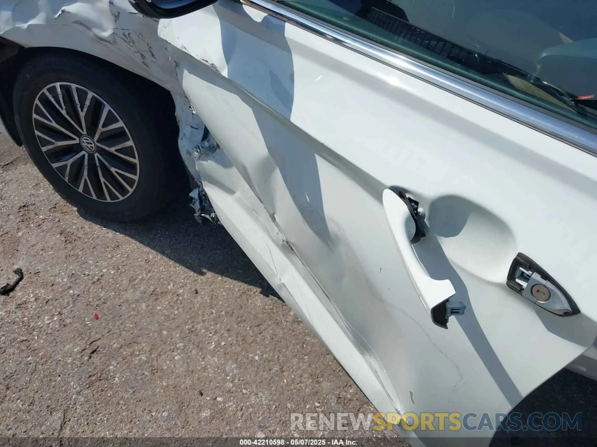6 Photograph of a damaged car 3VWCB7BU3LM053662 VOLKSWAGEN JETTA 2020