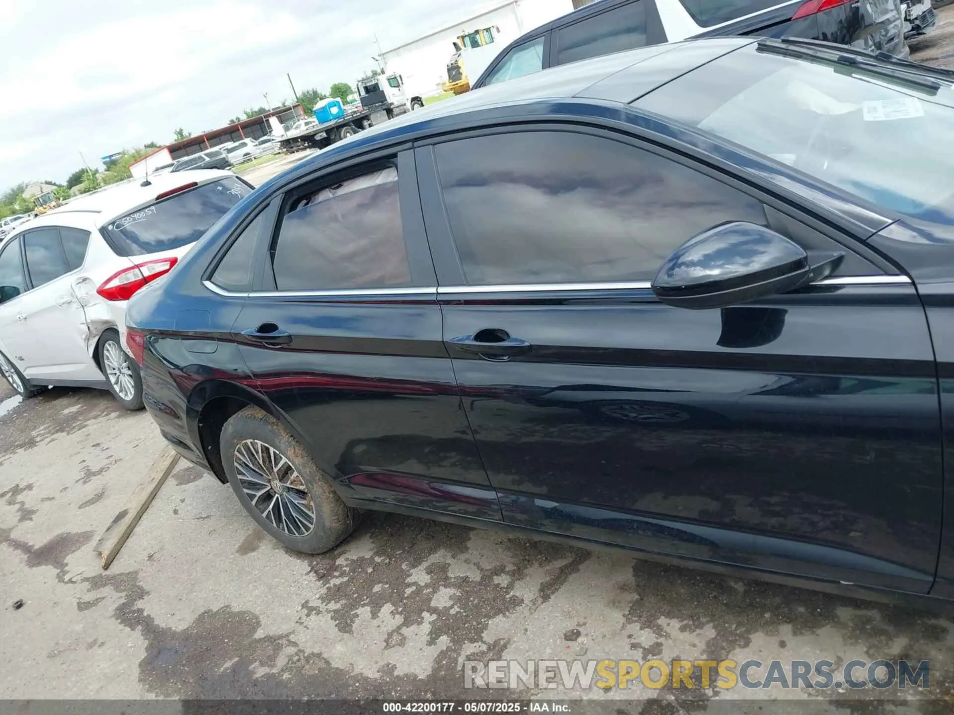 13 Photograph of a damaged car 3VWCB7BU4LM016779 VOLKSWAGEN JETTA 2020