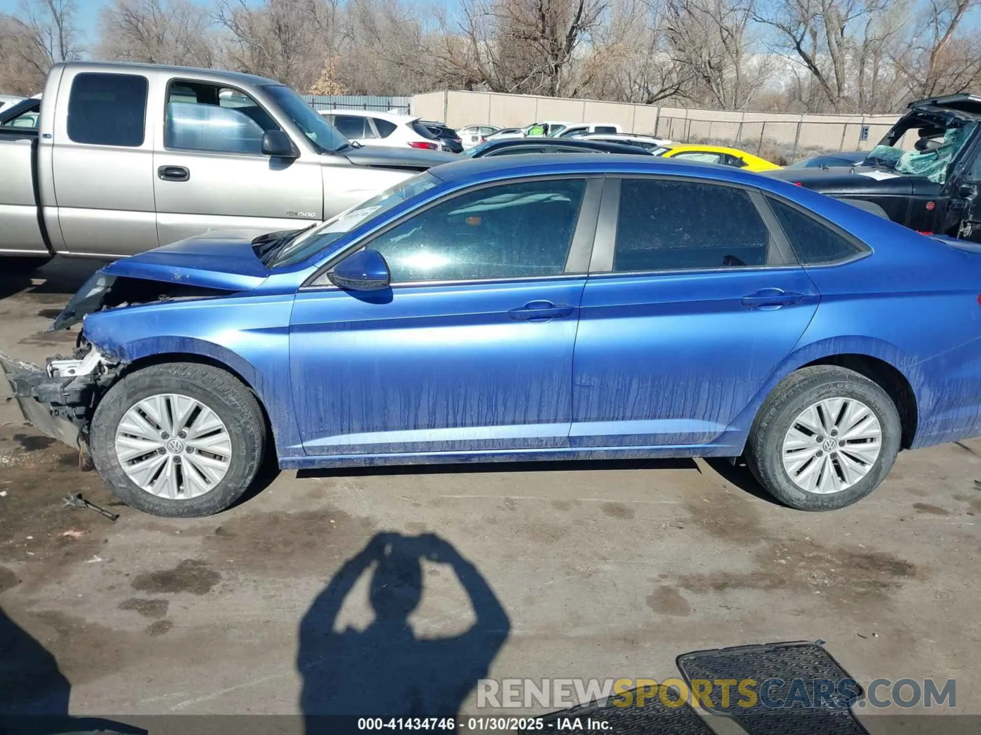 15 Photograph of a damaged car 3VWCB7BU4LM019228 VOLKSWAGEN JETTA 2020