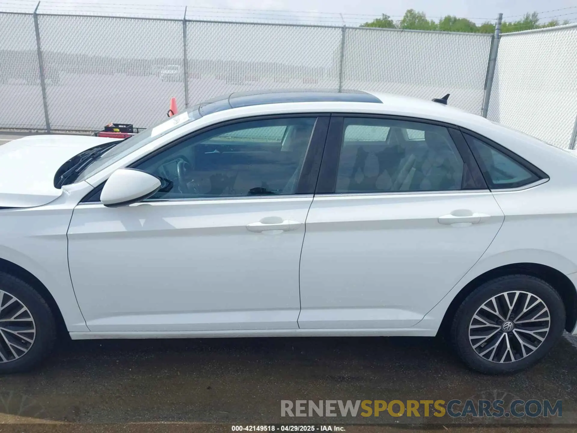 14 Photograph of a damaged car 3VWCB7BU5LM011915 VOLKSWAGEN JETTA 2020