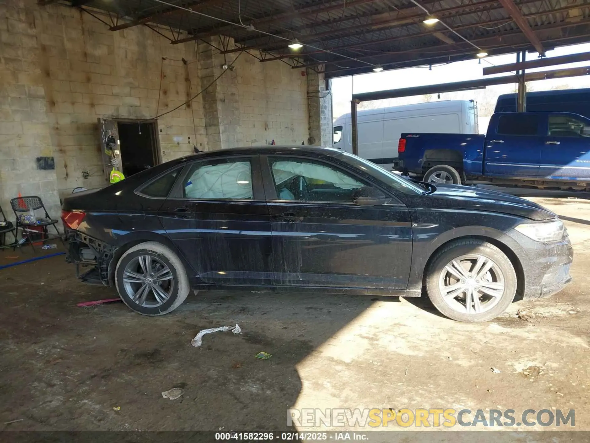 14 Photograph of a damaged car 3VWCB7BU5LM043733 VOLKSWAGEN JETTA 2020