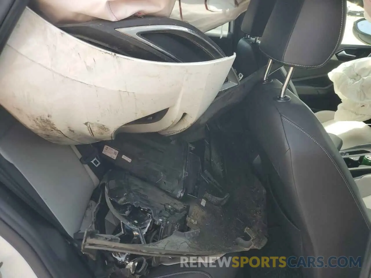 12 Photograph of a damaged car 3VWCB7BU6LM011843 VOLKSWAGEN JETTA 2020