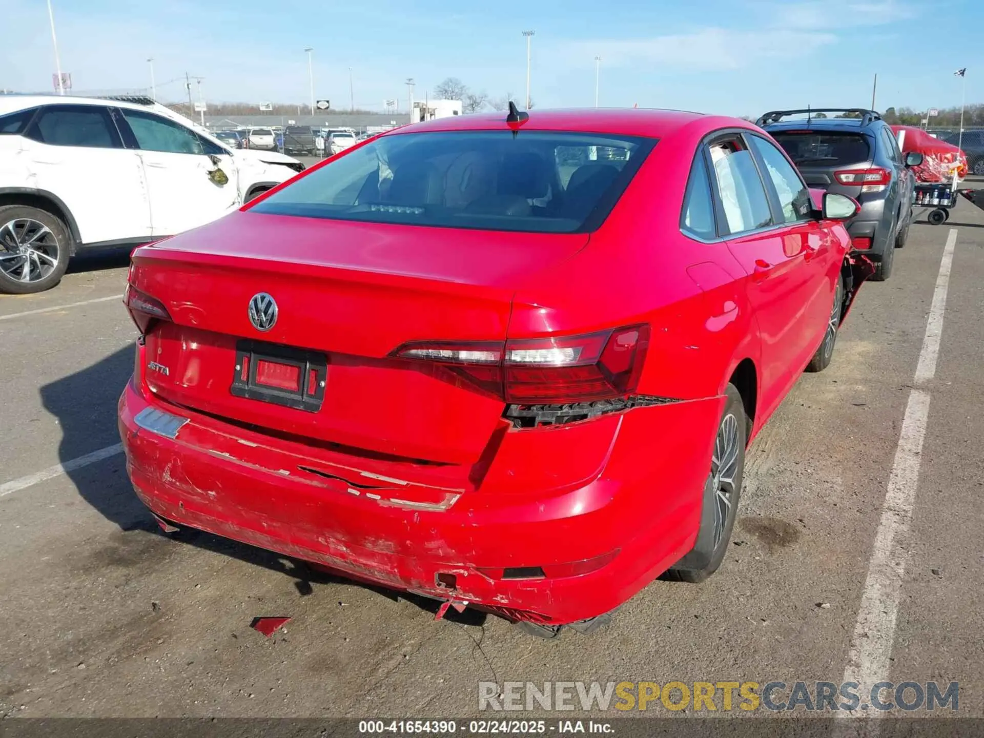 4 Photograph of a damaged car 3VWCB7BU6LM024785 VOLKSWAGEN JETTA 2020