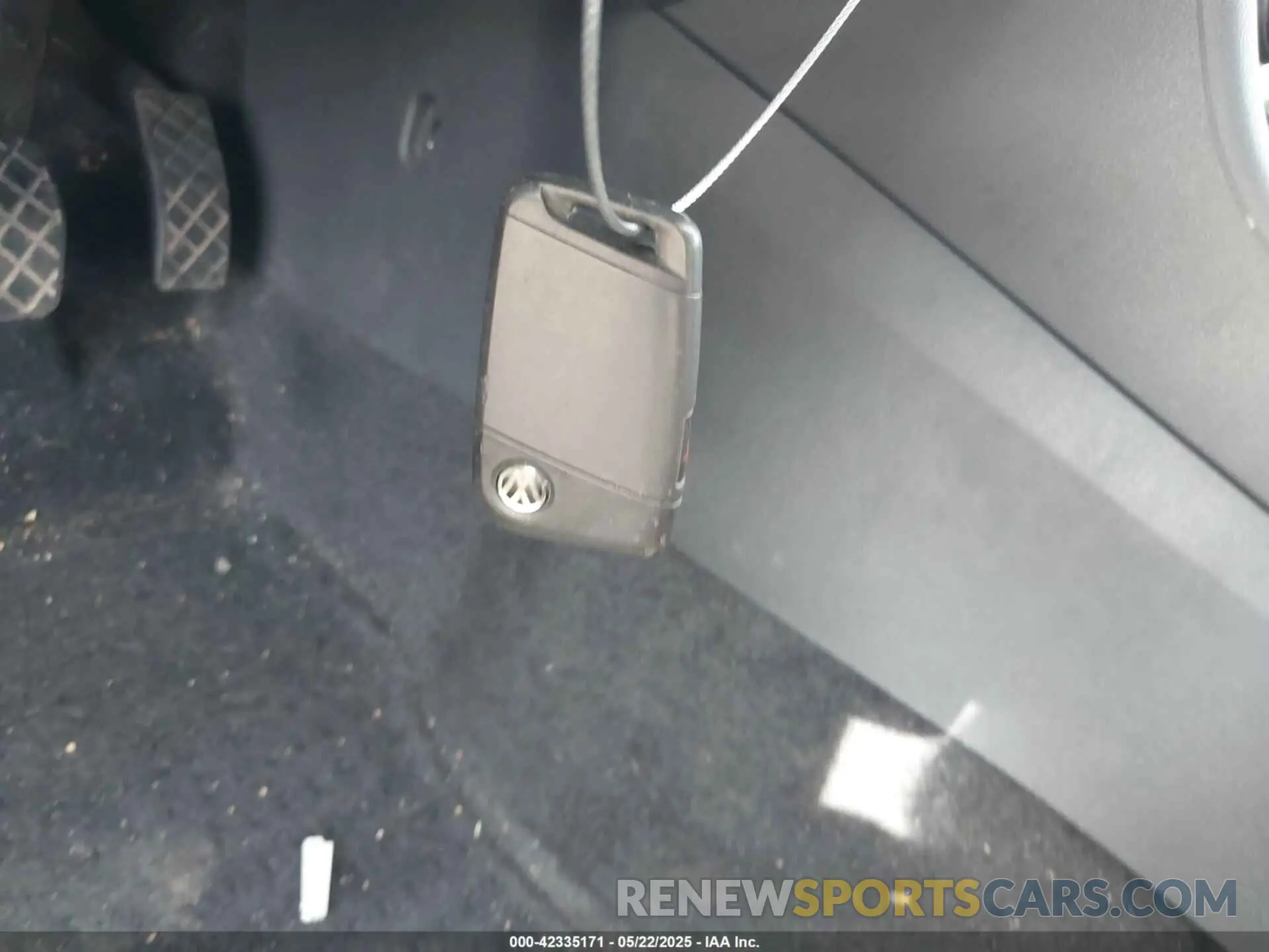 11 Photograph of a damaged car 3VWCB7BU6LM031946 VOLKSWAGEN JETTA 2020