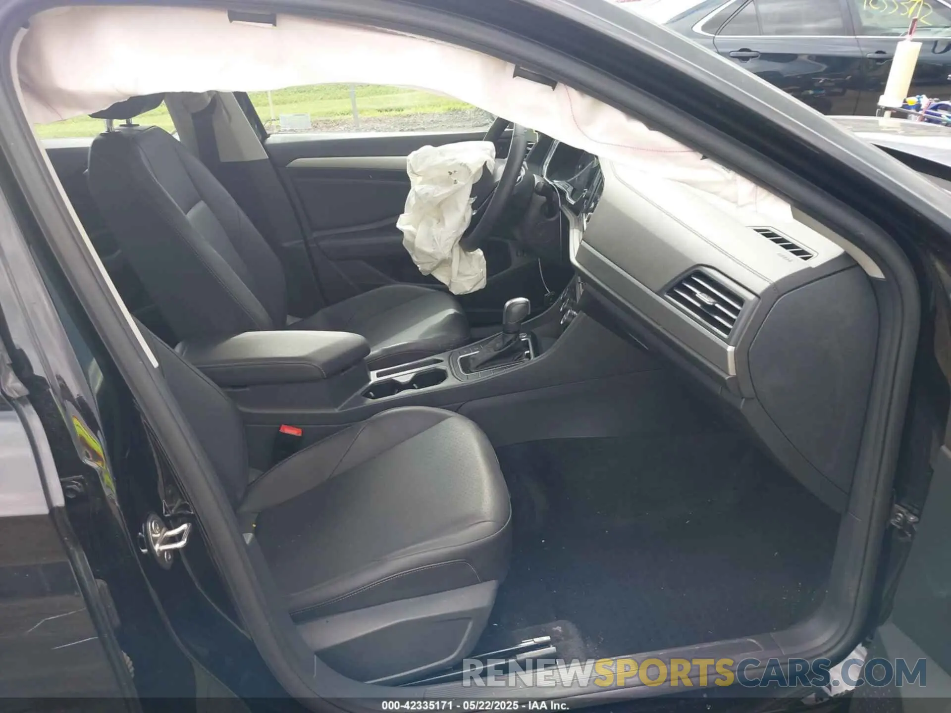 5 Photograph of a damaged car 3VWCB7BU6LM031946 VOLKSWAGEN JETTA 2020