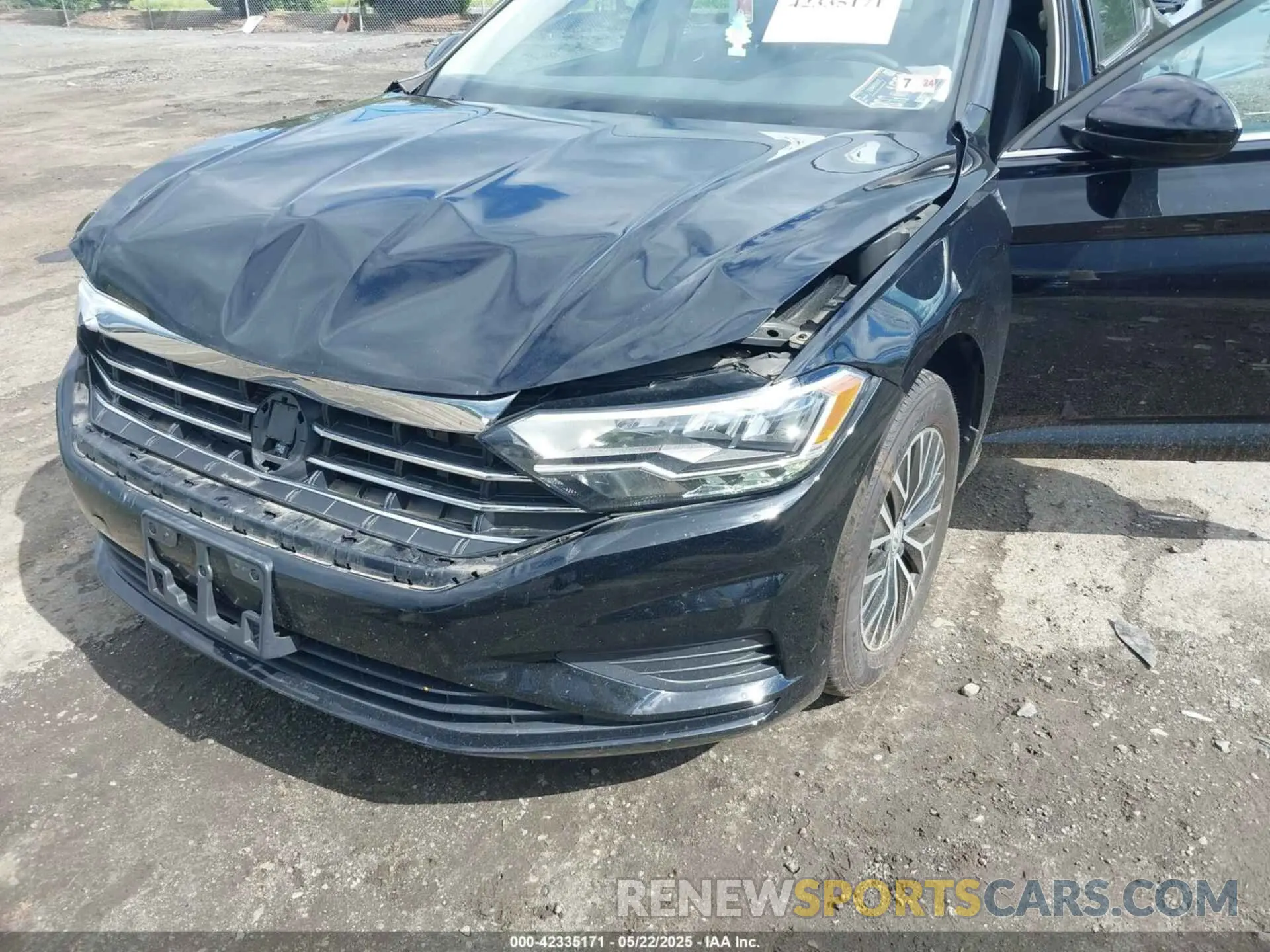 6 Photograph of a damaged car 3VWCB7BU6LM031946 VOLKSWAGEN JETTA 2020