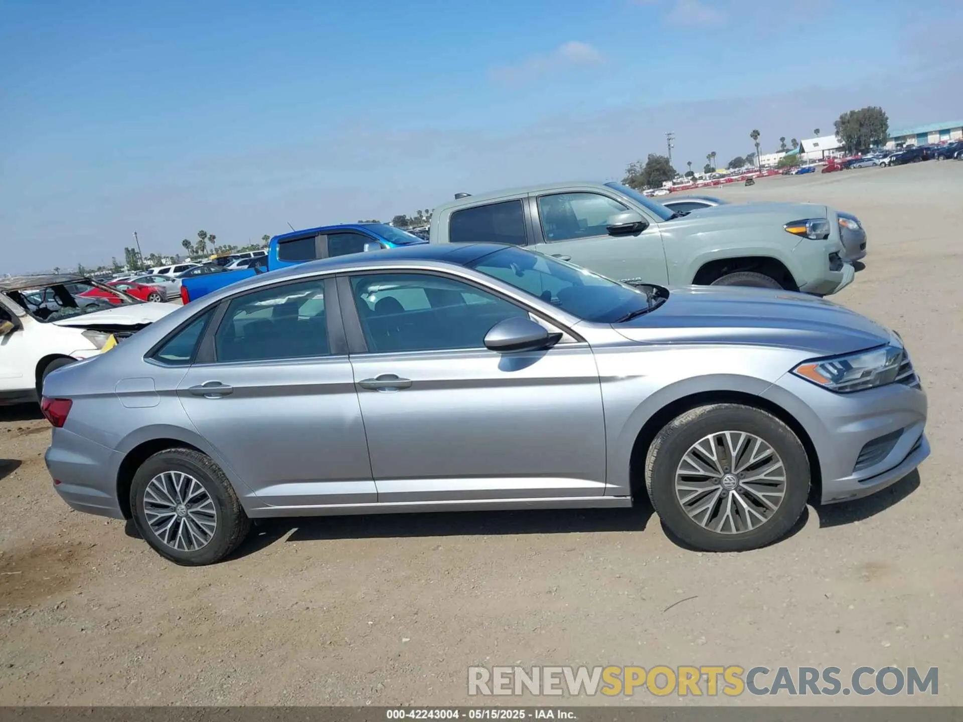 13 Photograph of a damaged car 3VWCB7BU6LM035298 VOLKSWAGEN JETTA 2020