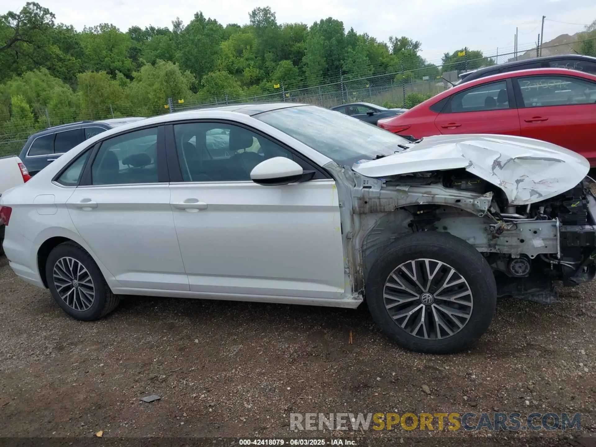 13 Photograph of a damaged car 3VWCB7BU6LM037911 VOLKSWAGEN JETTA 2020