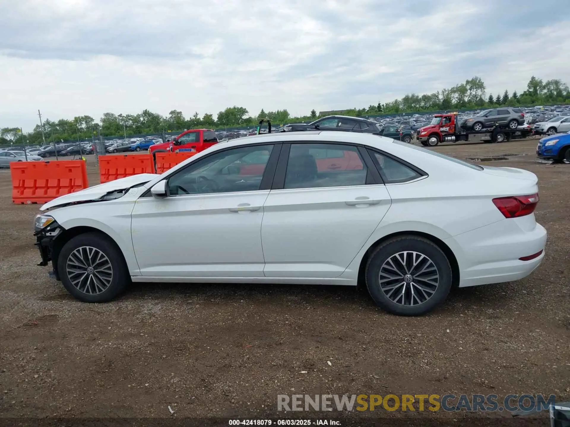 14 Photograph of a damaged car 3VWCB7BU6LM037911 VOLKSWAGEN JETTA 2020