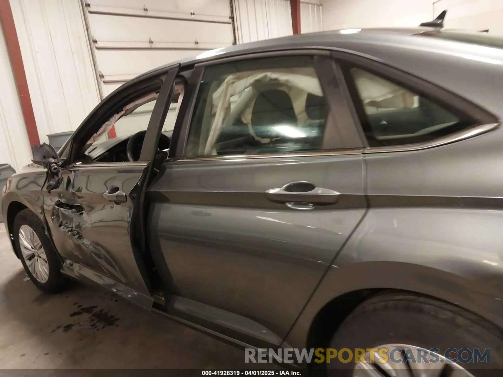 14 Photograph of a damaged car 3VWCB7BU6LM049542 VOLKSWAGEN JETTA 2020
