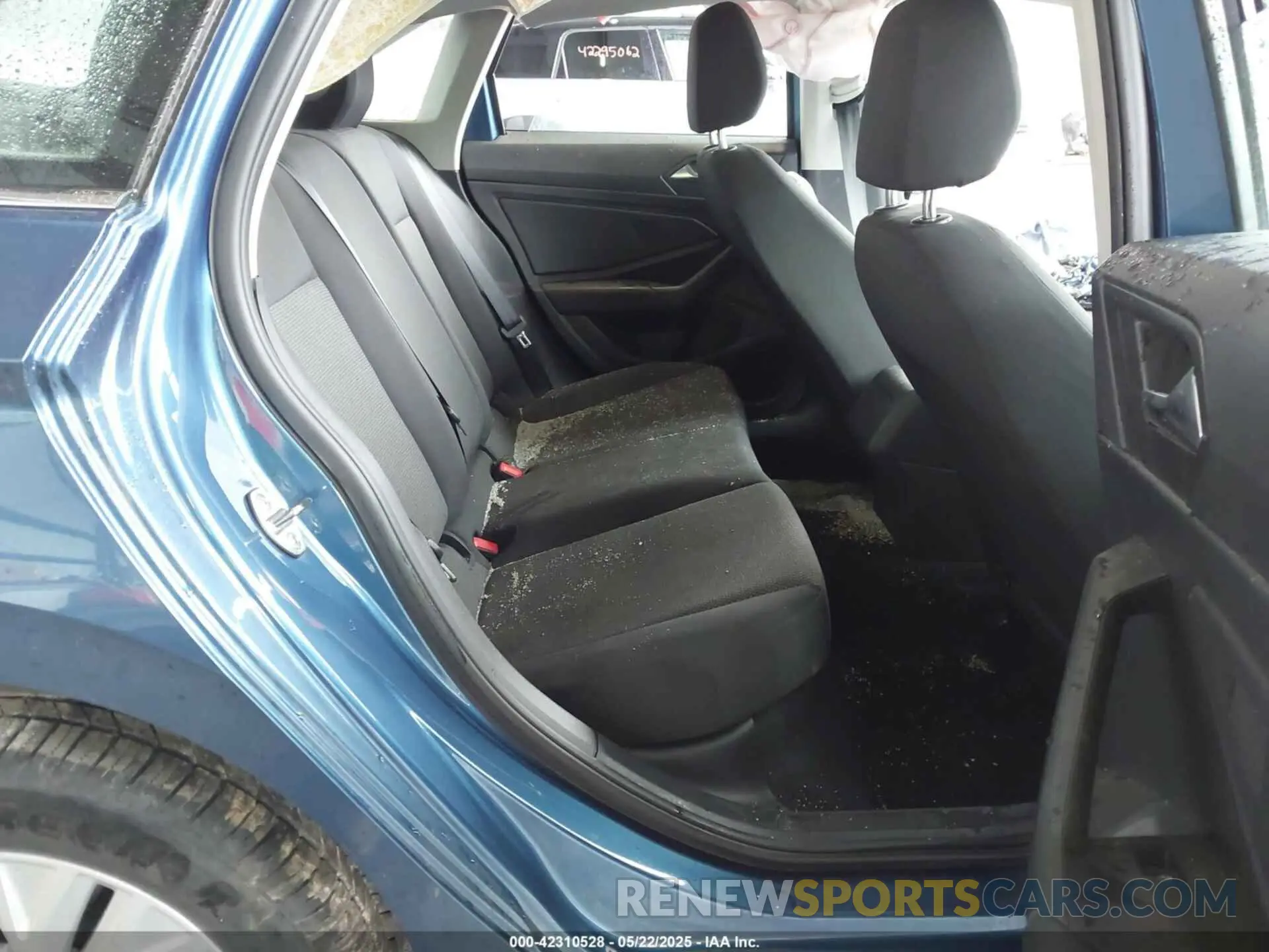 8 Photograph of a damaged car 3VWCB7BU7LM028358 VOLKSWAGEN JETTA 2020