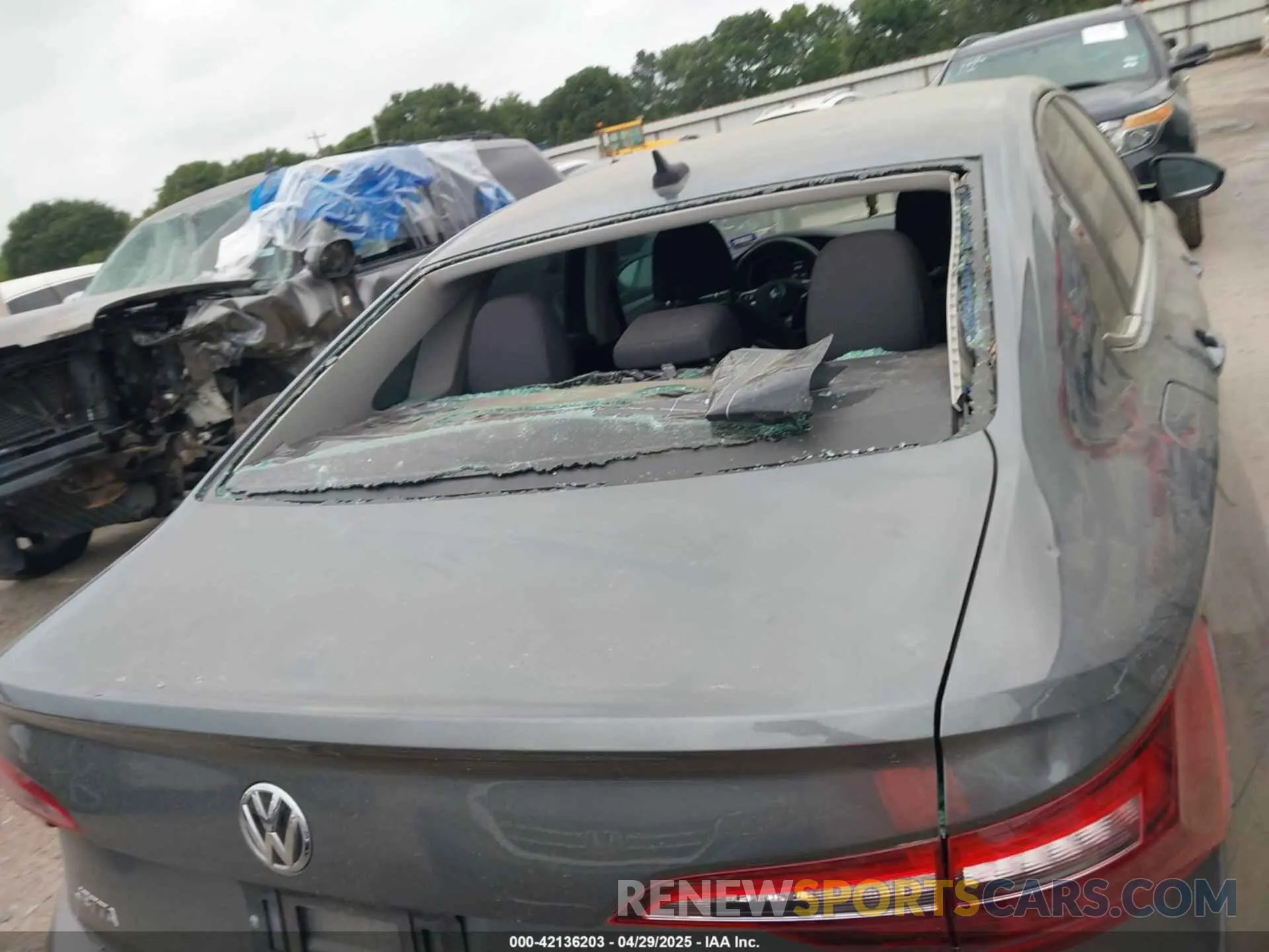 6 Photograph of a damaged car 3VWCB7BU7LM030563 VOLKSWAGEN JETTA 2020