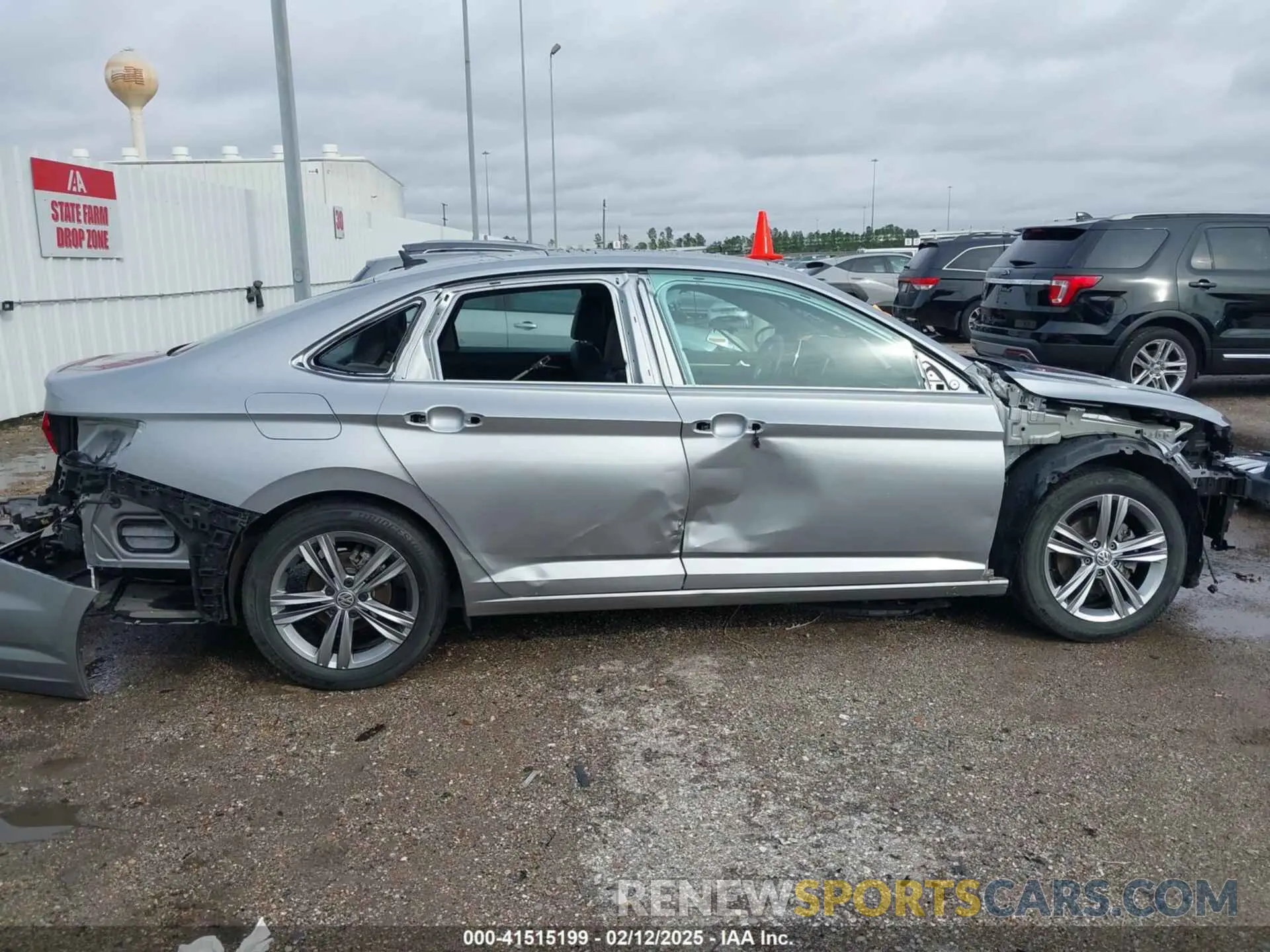 14 Photograph of a damaged car 3VWCB7BU9LM019368 VOLKSWAGEN JETTA 2020