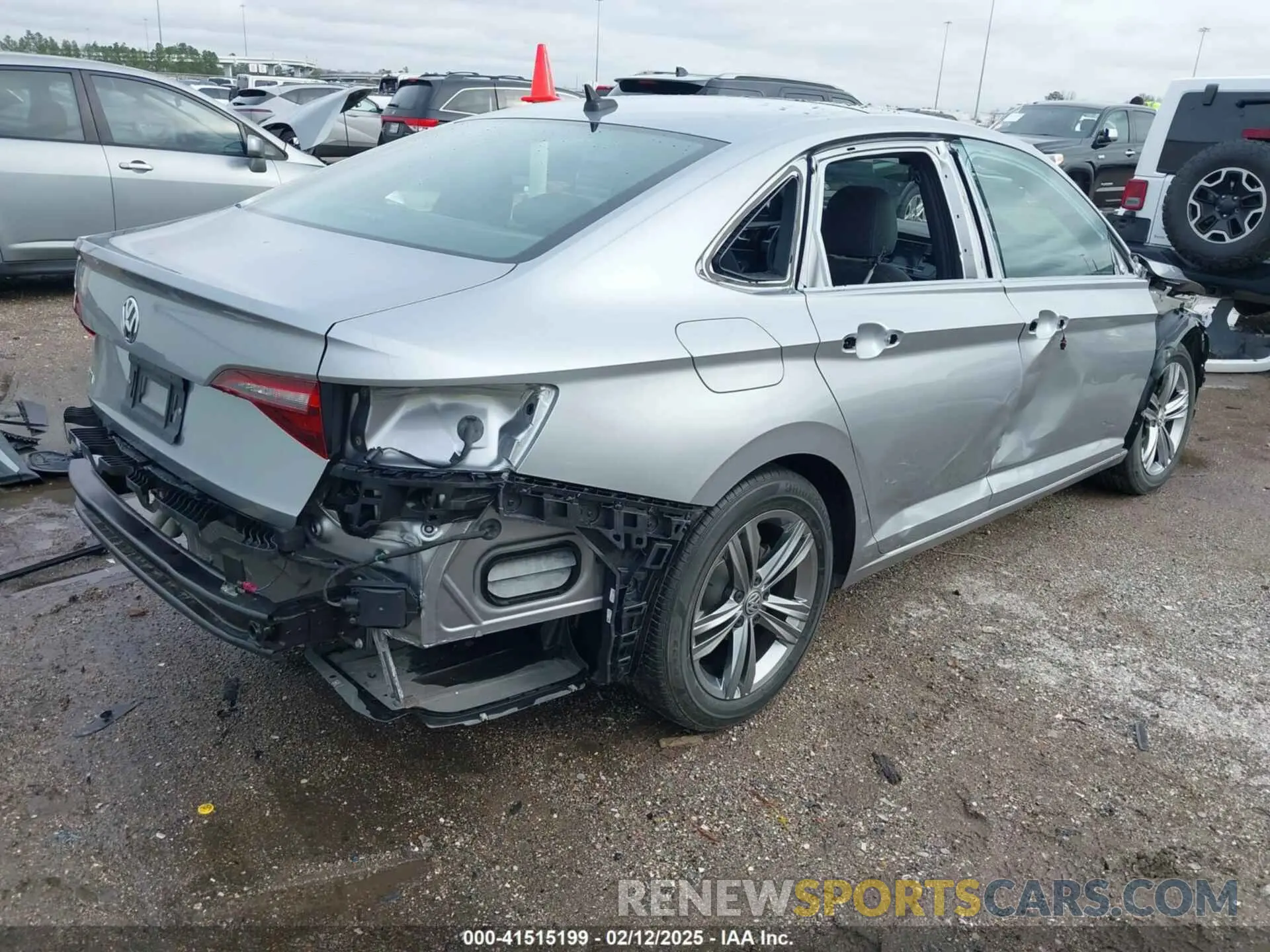 4 Photograph of a damaged car 3VWCB7BU9LM019368 VOLKSWAGEN JETTA 2020
