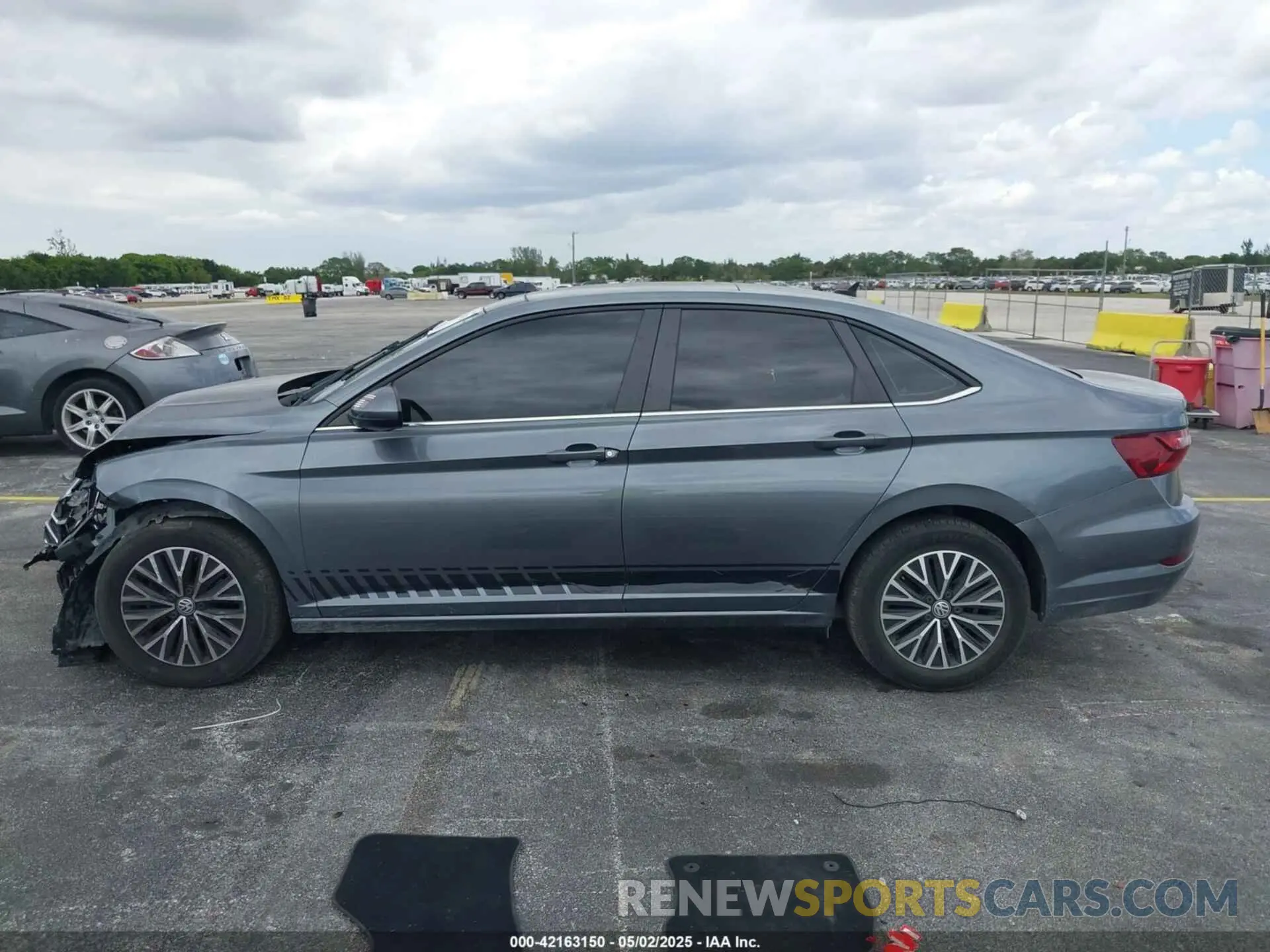 15 Photograph of a damaged car 3VWCB7BU9LM049454 VOLKSWAGEN JETTA 2020