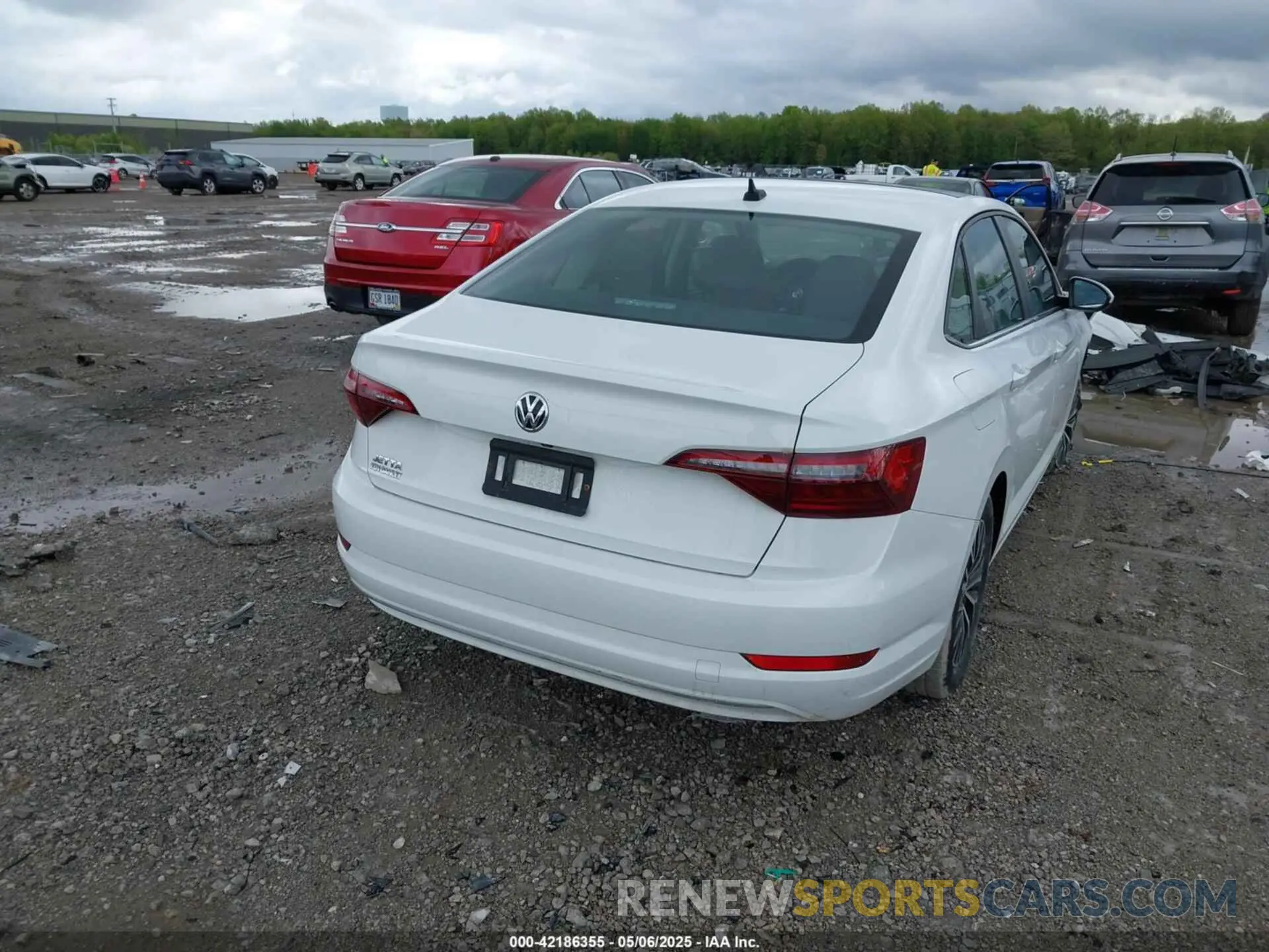 4 Photograph of a damaged car 3VWCB7BU9LM067517 VOLKSWAGEN JETTA 2020