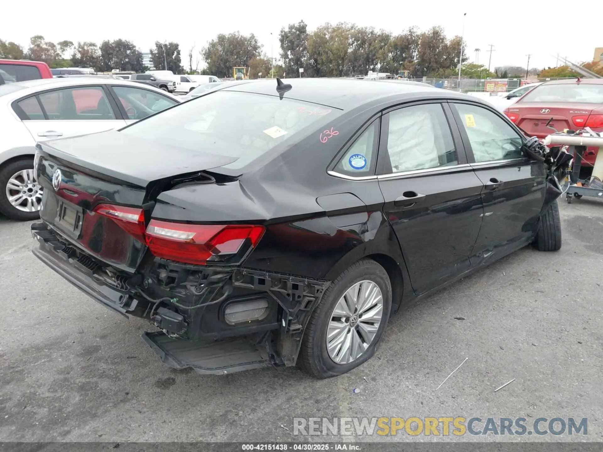 4 Photograph of a damaged car 3VWCB7BU9LM071647 VOLKSWAGEN JETTA 2020
