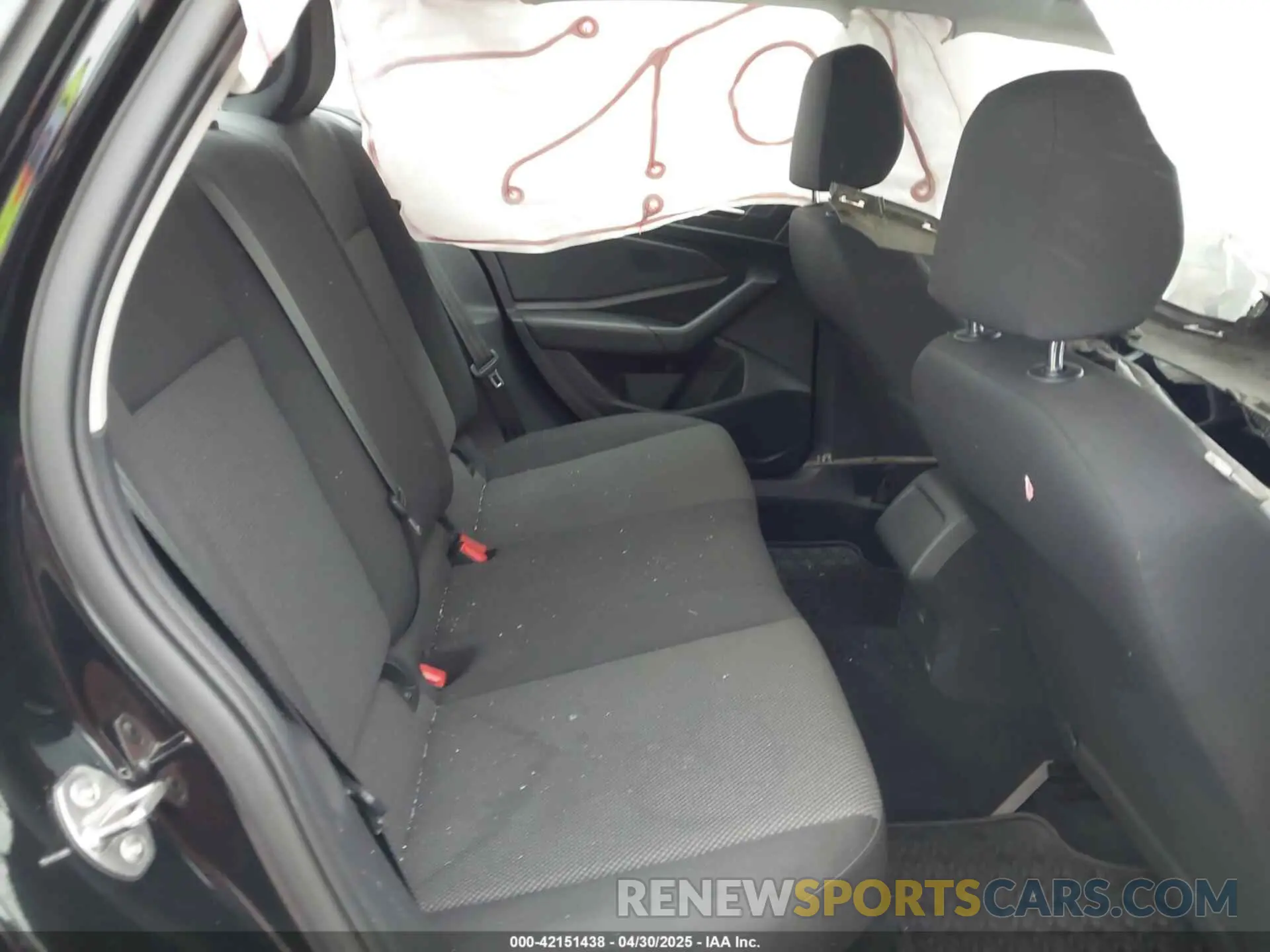 8 Photograph of a damaged car 3VWCB7BU9LM071647 VOLKSWAGEN JETTA 2020