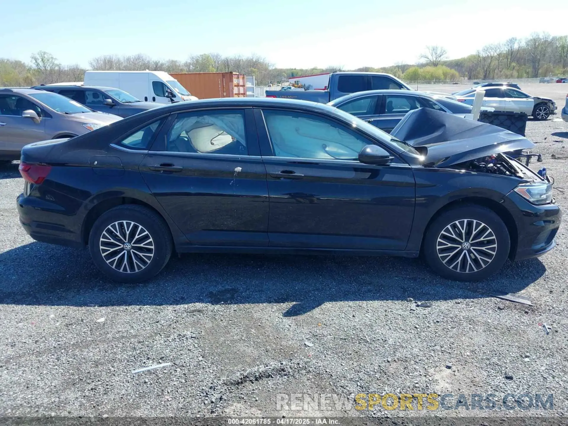 13 Photograph of a damaged car 3VWCB7BUXLM075643 VOLKSWAGEN JETTA 2020