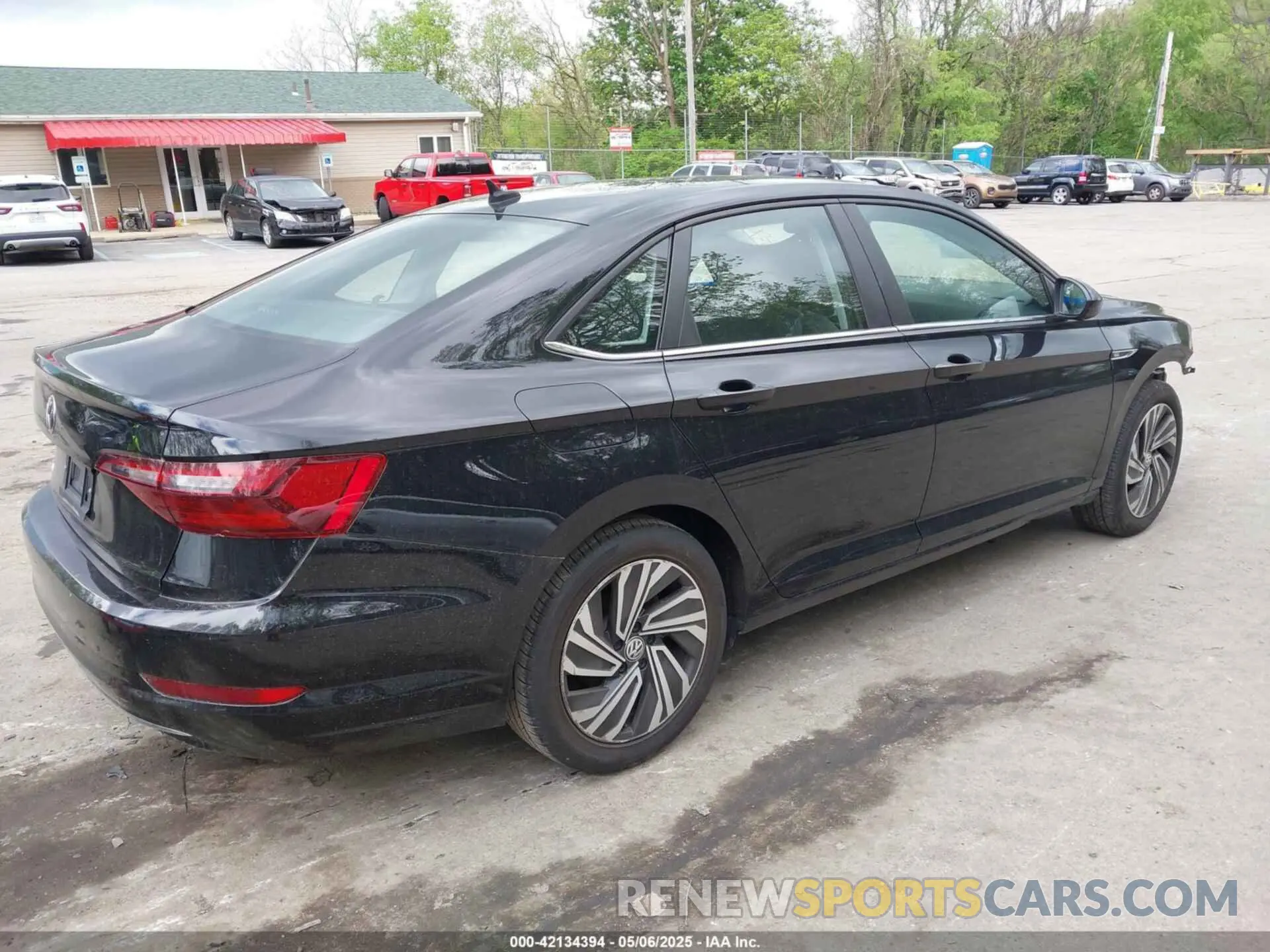 4 Photograph of a damaged car 3VWE57BU2LM081811 VOLKSWAGEN JETTA 2020