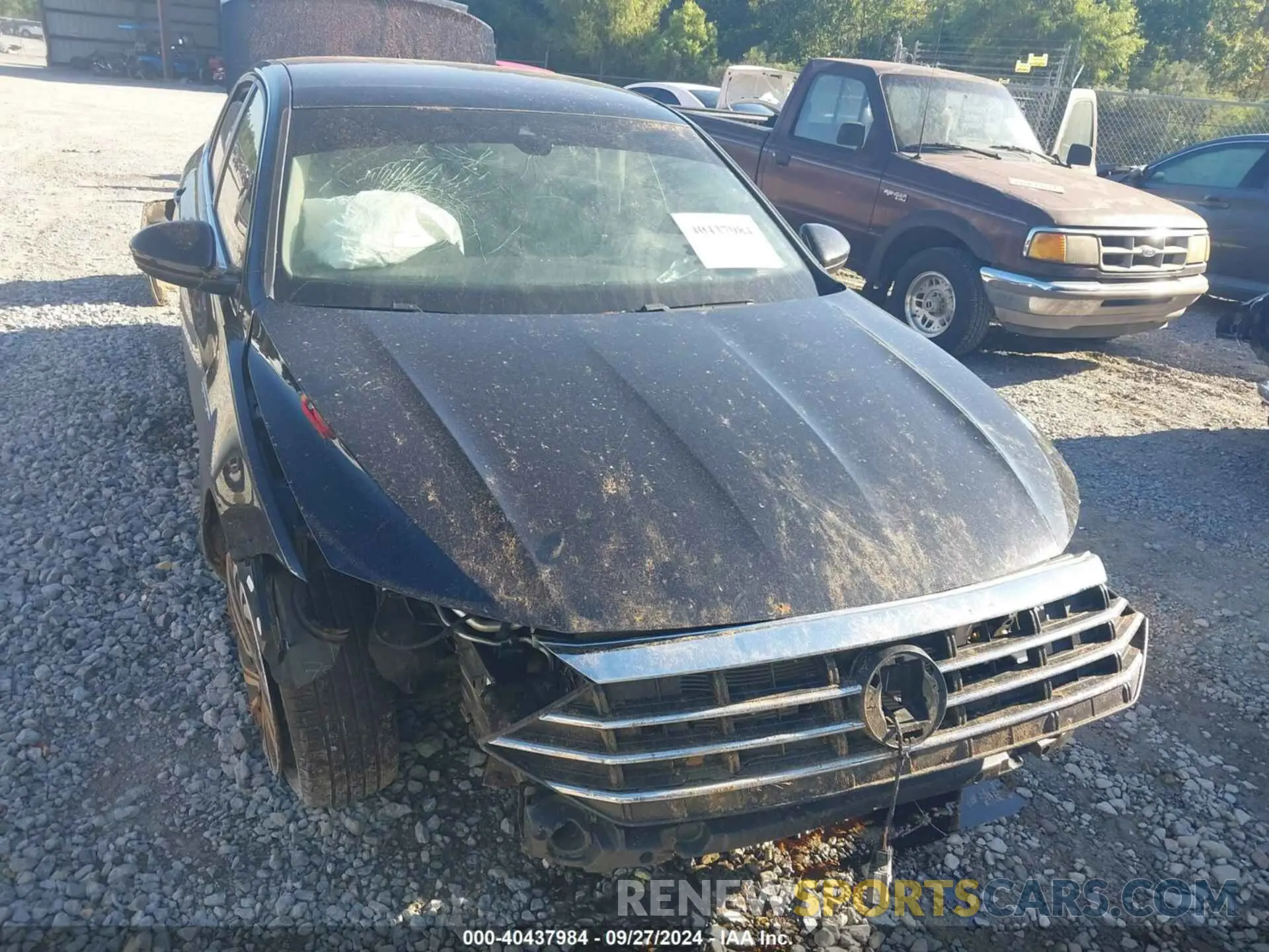 13 Photograph of a damaged car 3VWE57BU2LM093697 VOLKSWAGEN JETTA 2020