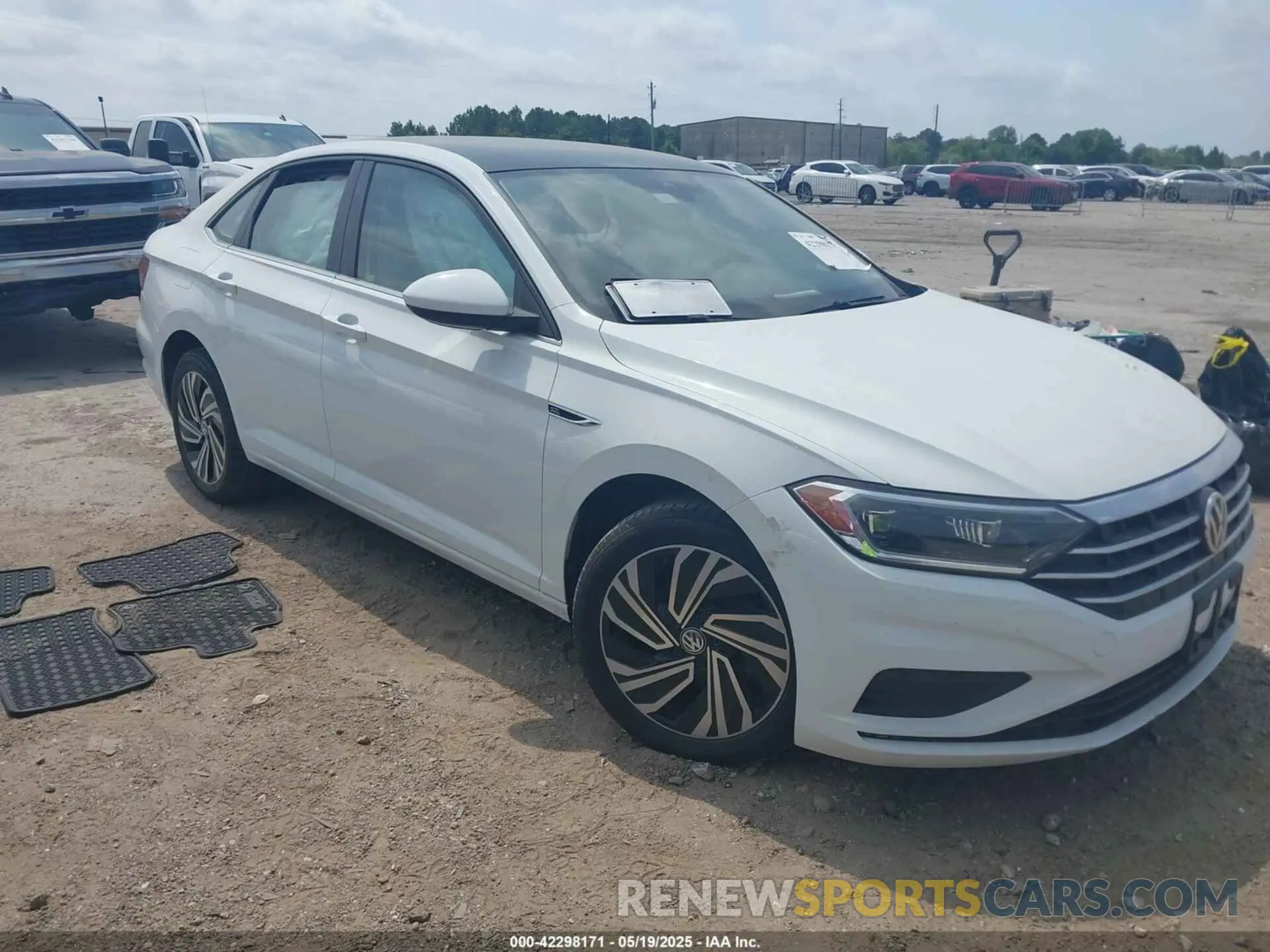 1 Photograph of a damaged car 3VWE57BU5LM101498 VOLKSWAGEN JETTA 2020