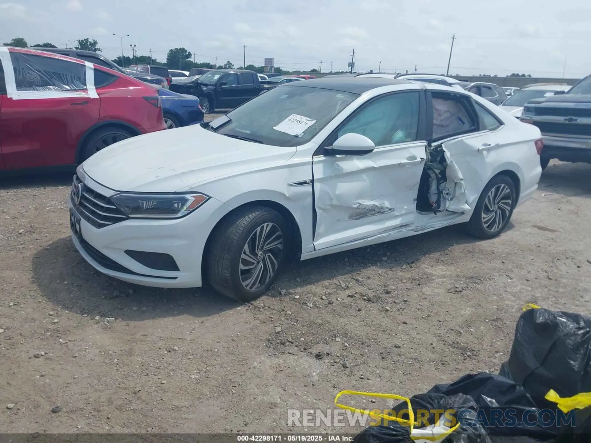 2 Photograph of a damaged car 3VWE57BU5LM101498 VOLKSWAGEN JETTA 2020