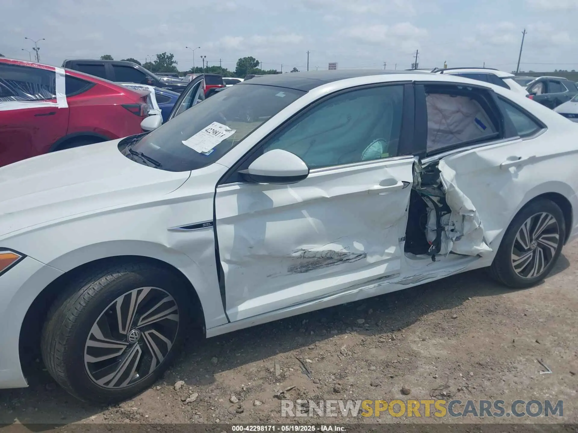 6 Photograph of a damaged car 3VWE57BU5LM101498 VOLKSWAGEN JETTA 2020