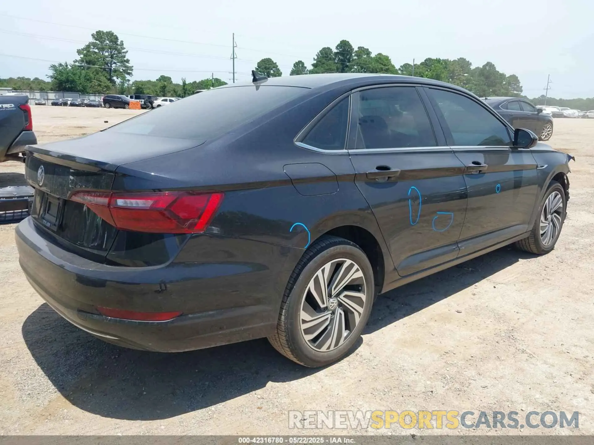 4 Photograph of a damaged car 3VWEB7BU2LM052964 VOLKSWAGEN JETTA 2020