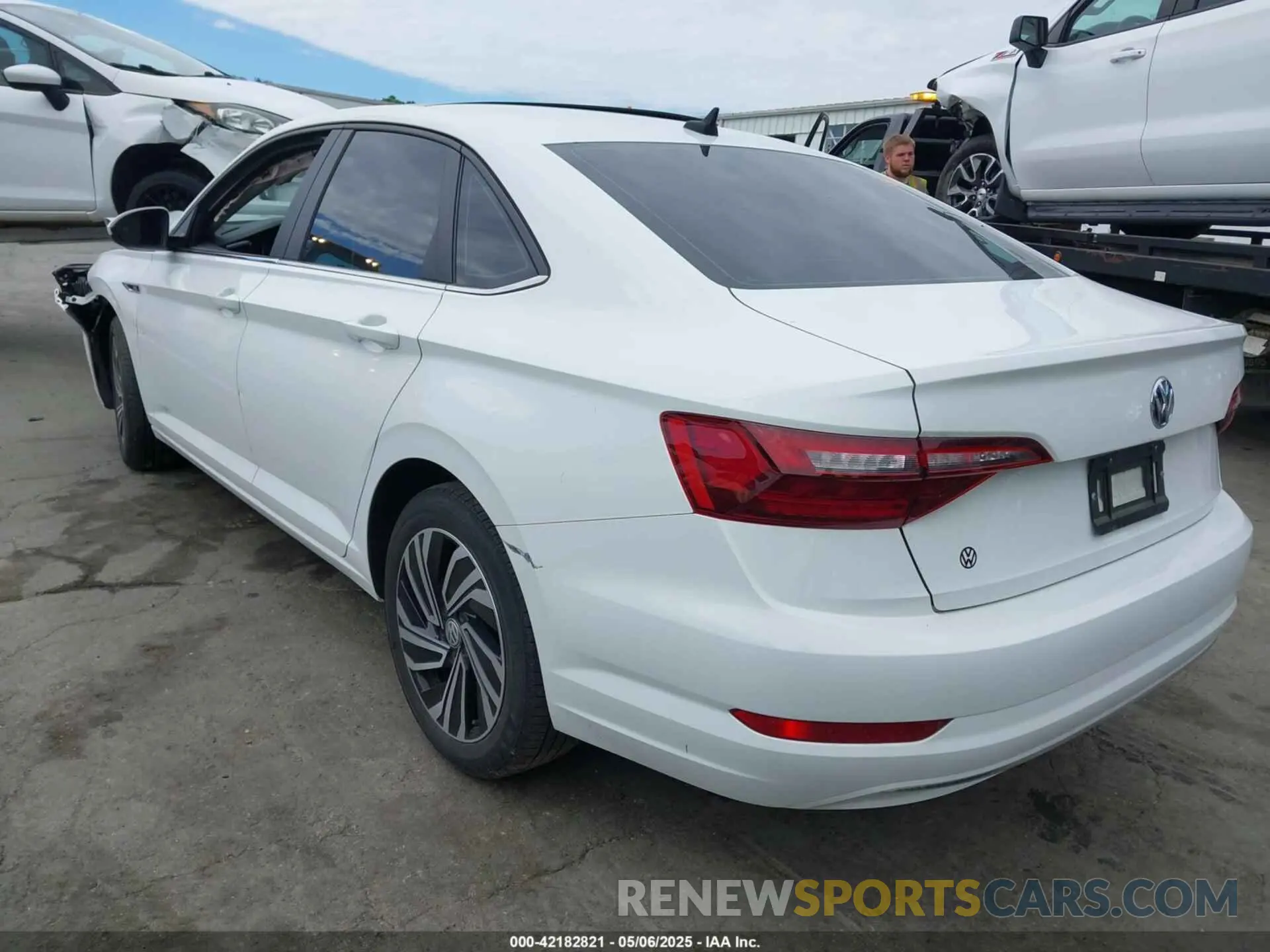 3 Photograph of a damaged car 3VWEB7BU4LM008013 VOLKSWAGEN JETTA 2020